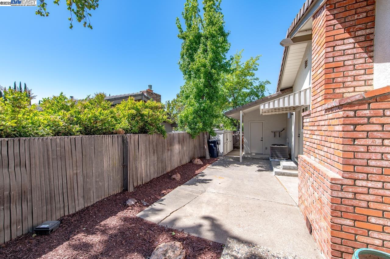 Detail Gallery Image 31 of 37 For 578 Escondido Cir, Livermore,  CA 94550 - 3 Beds | 2/1 Baths