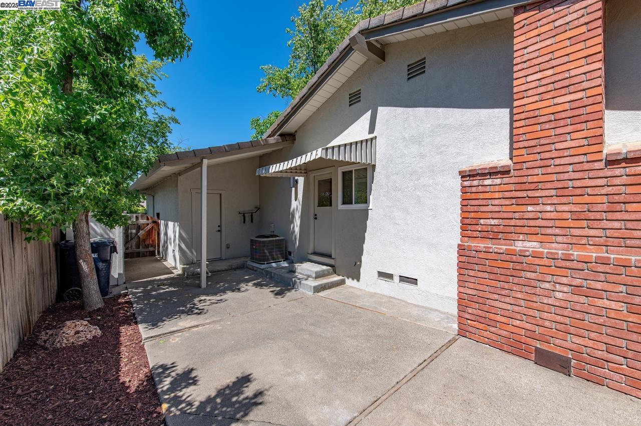 Detail Gallery Image 32 of 37 For 578 Escondido Cir, Livermore,  CA 94550 - 3 Beds | 2/1 Baths