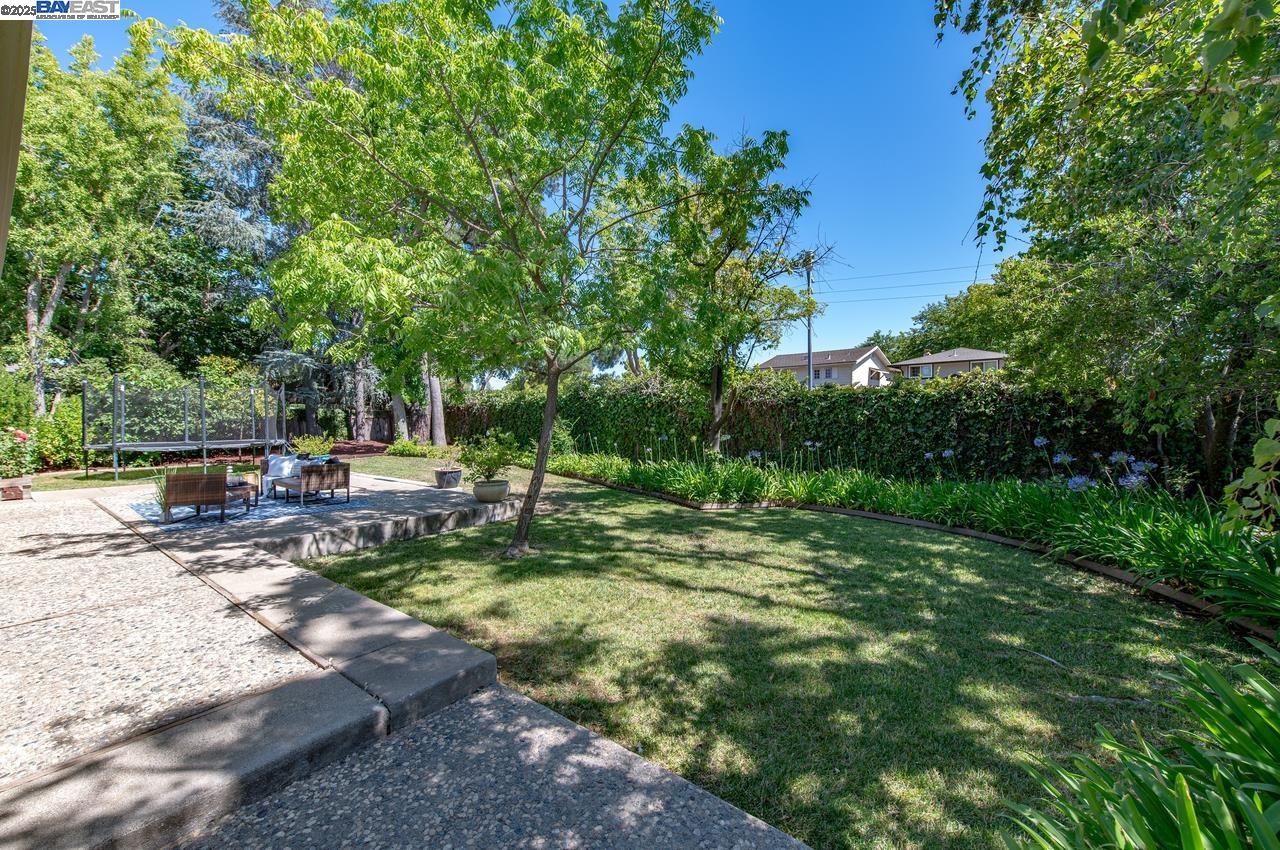 Detail Gallery Image 33 of 37 For 578 Escondido Cir, Livermore,  CA 94550 - 3 Beds | 2/1 Baths