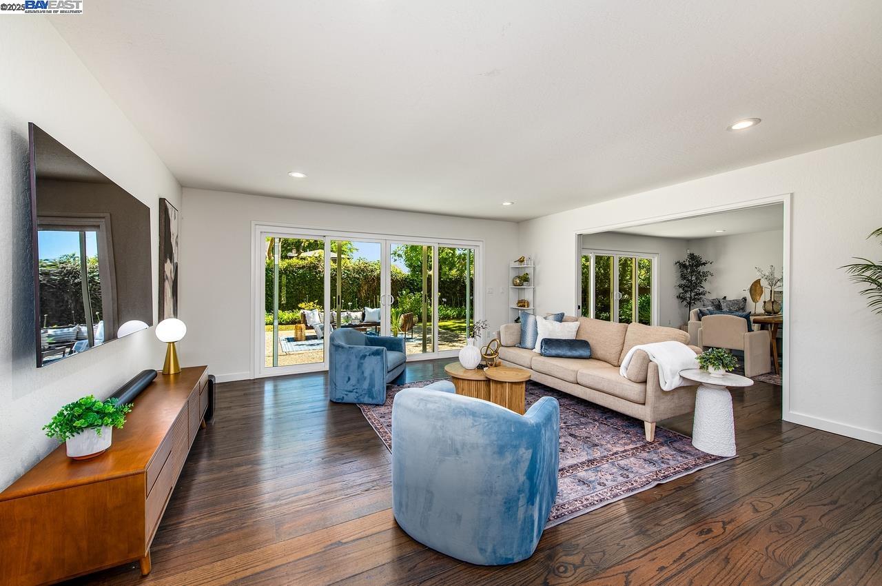 Detail Gallery Image 5 of 37 For 578 Escondido Cir, Livermore,  CA 94550 - 3 Beds | 2/1 Baths