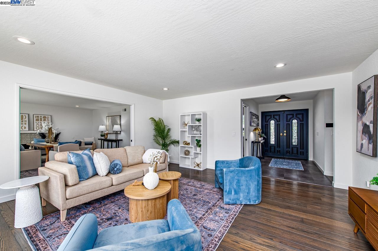 Detail Gallery Image 6 of 37 For 578 Escondido Cir, Livermore,  CA 94550 - 3 Beds | 2/1 Baths