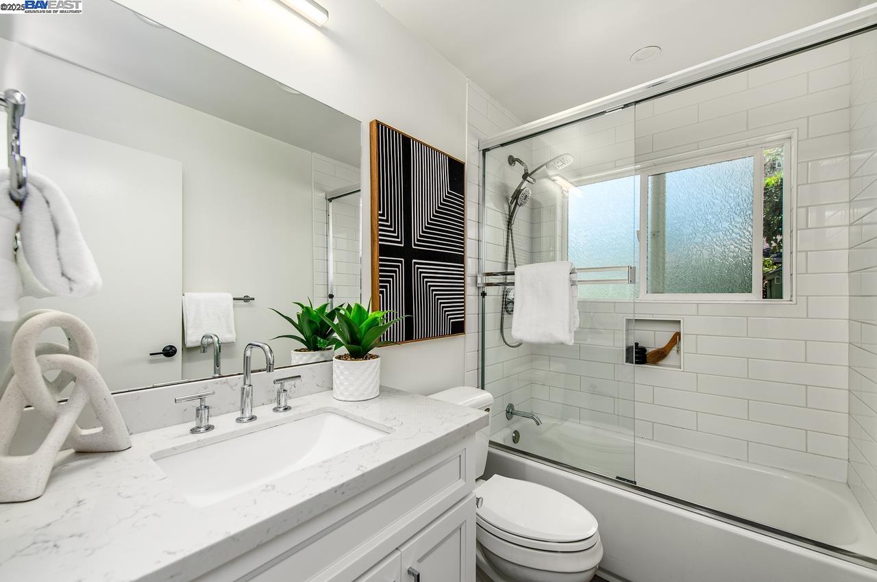 Detail Gallery Image 9 of 37 For 578 Escondido Cir, Livermore,  CA 94550 - 3 Beds | 2/1 Baths