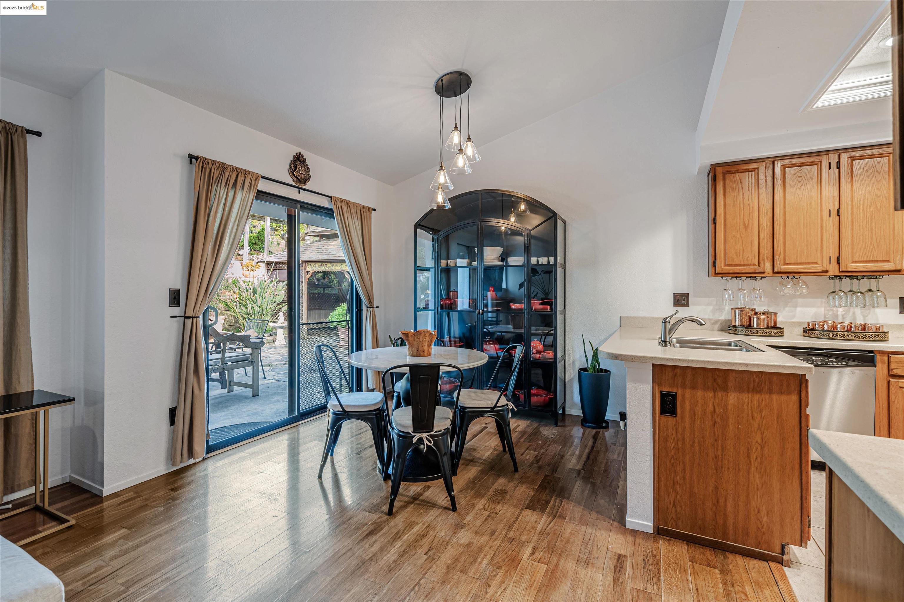 Detail Gallery Image 8 of 30 For 790 Britannia Dr., Vallejo,  CA 94591 - 3 Beds | 2 Baths
