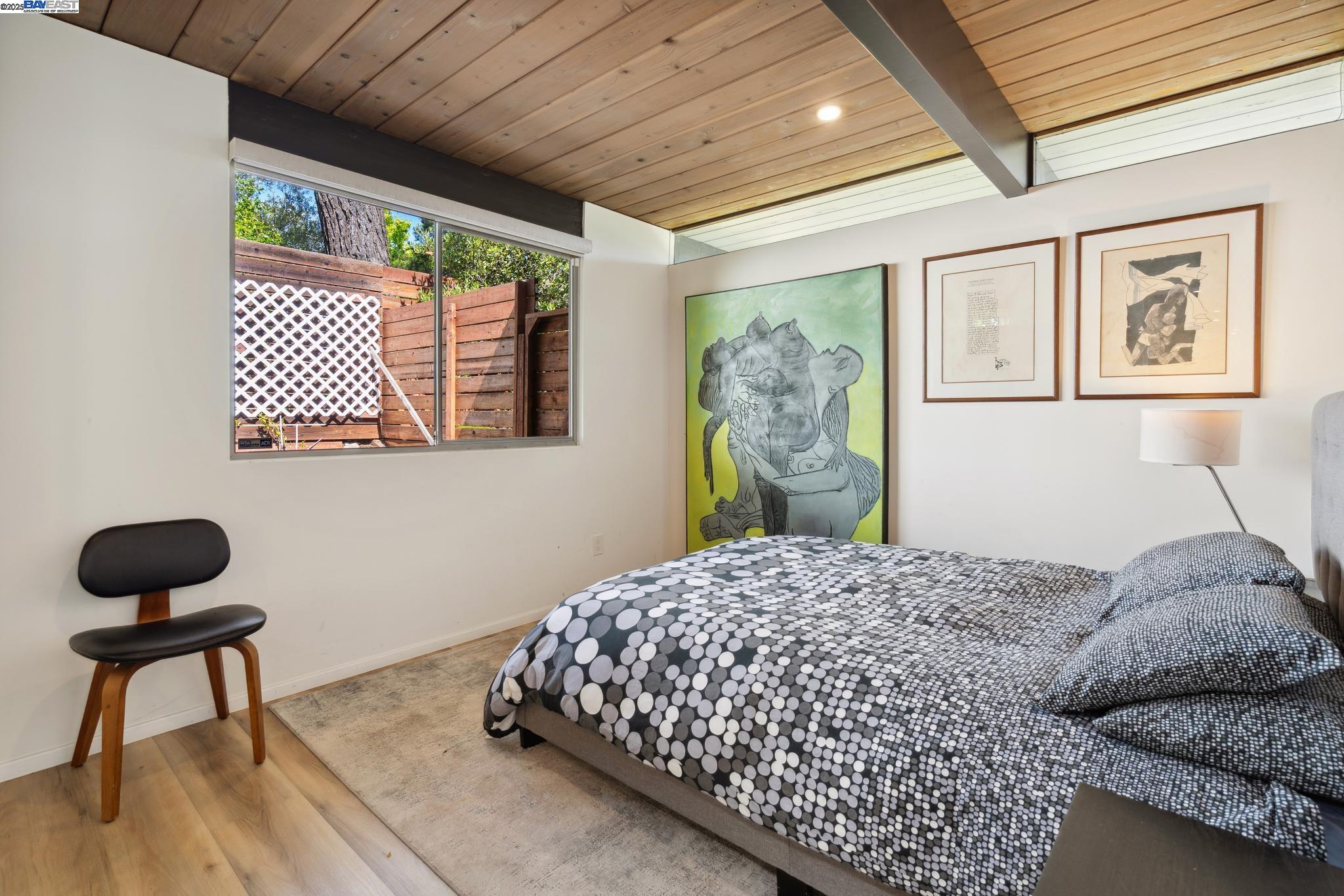 8199 Hansom Dr, Oakland, California 94605, 4 Bedrooms Bedrooms, 8 Rooms Rooms,2 BathroomsBathrooms,Residential,For Sale,8199 Hansom Dr,41099733