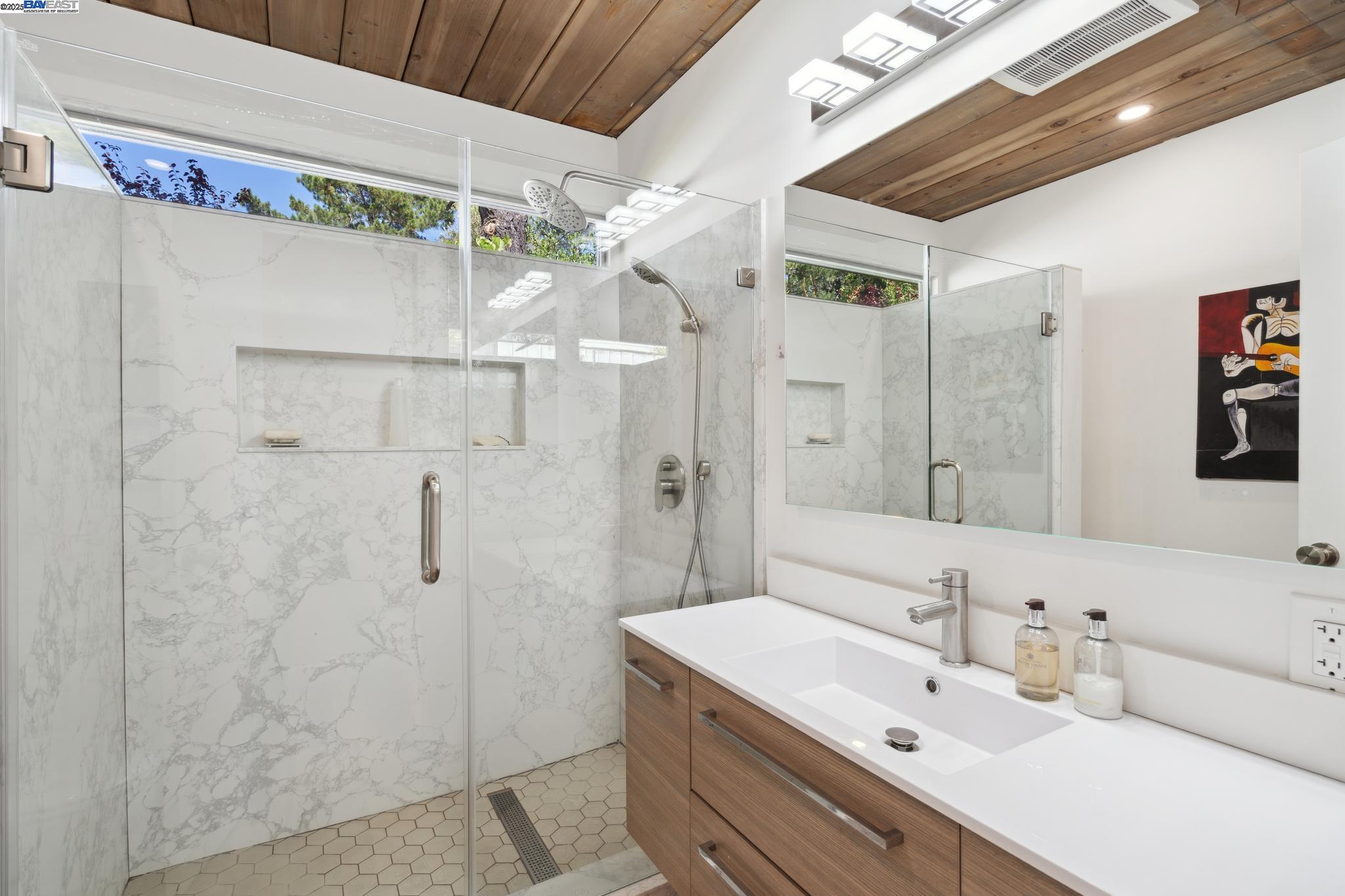 8199 Hansom Dr, Oakland, California 94605, 4 Bedrooms Bedrooms, 8 Rooms Rooms,2 BathroomsBathrooms,Residential,For Sale,8199 Hansom Dr,41099733