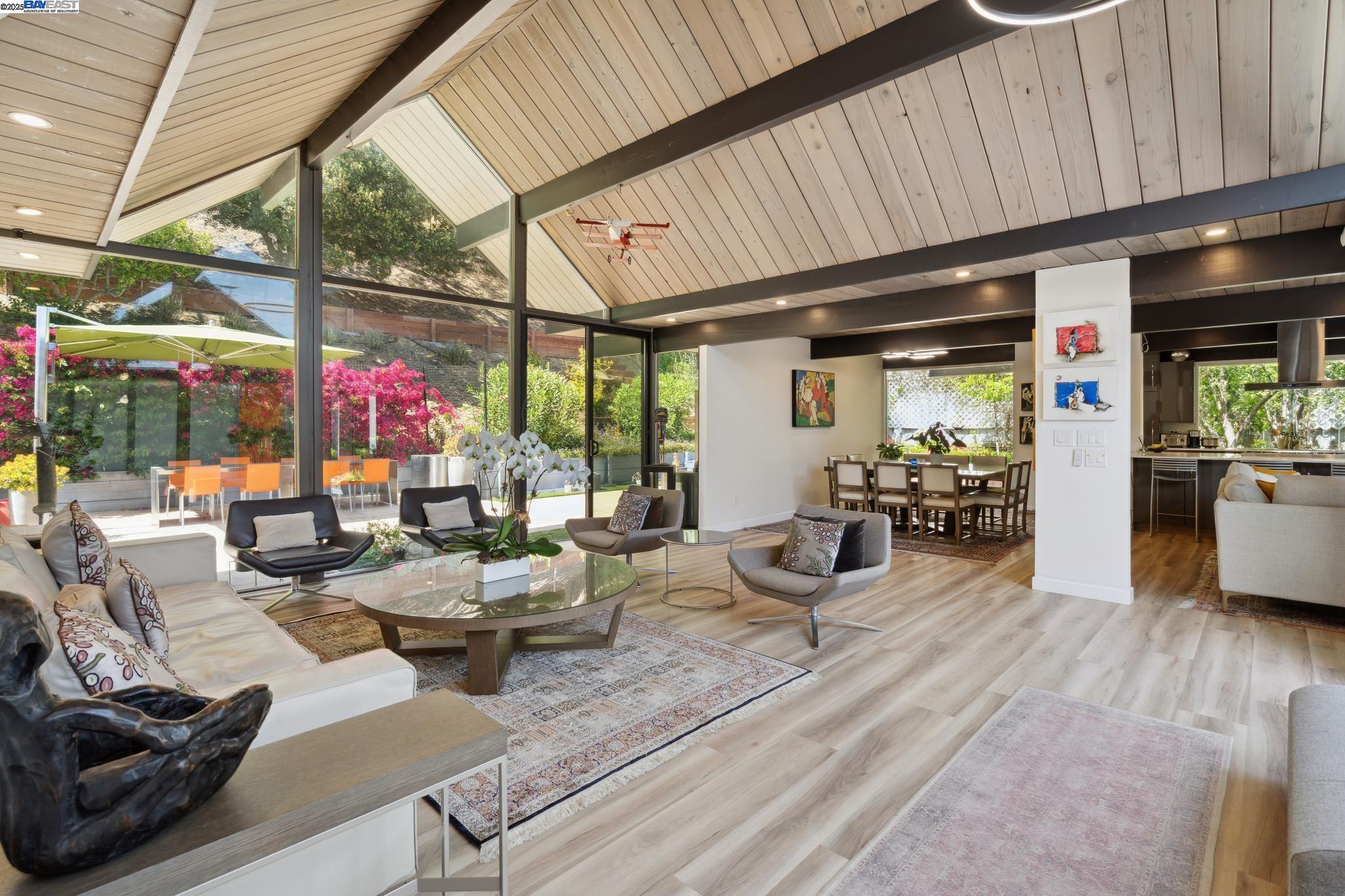 8199 Hansom Dr, Oakland, California 94605, 4 Bedrooms Bedrooms, 8 Rooms Rooms,2 BathroomsBathrooms,Residential,For Sale,8199 Hansom Dr,41099733