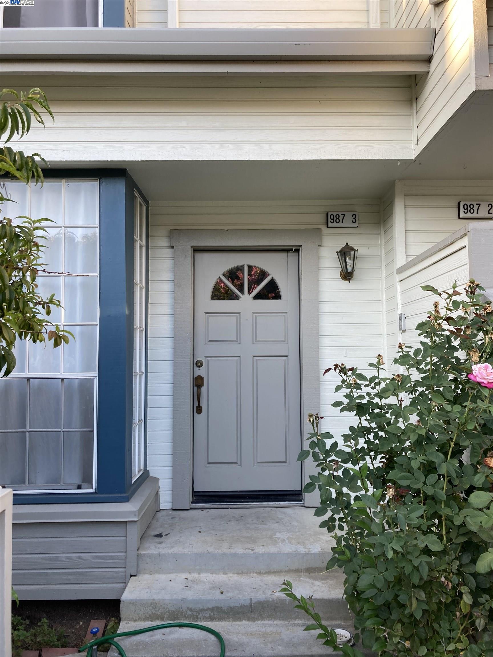 Detail Gallery Image 1 of 1 For 987 Belmont Ter #3,  Sunnyvale,  CA 94086 - 2 Beds | 2/1 Baths