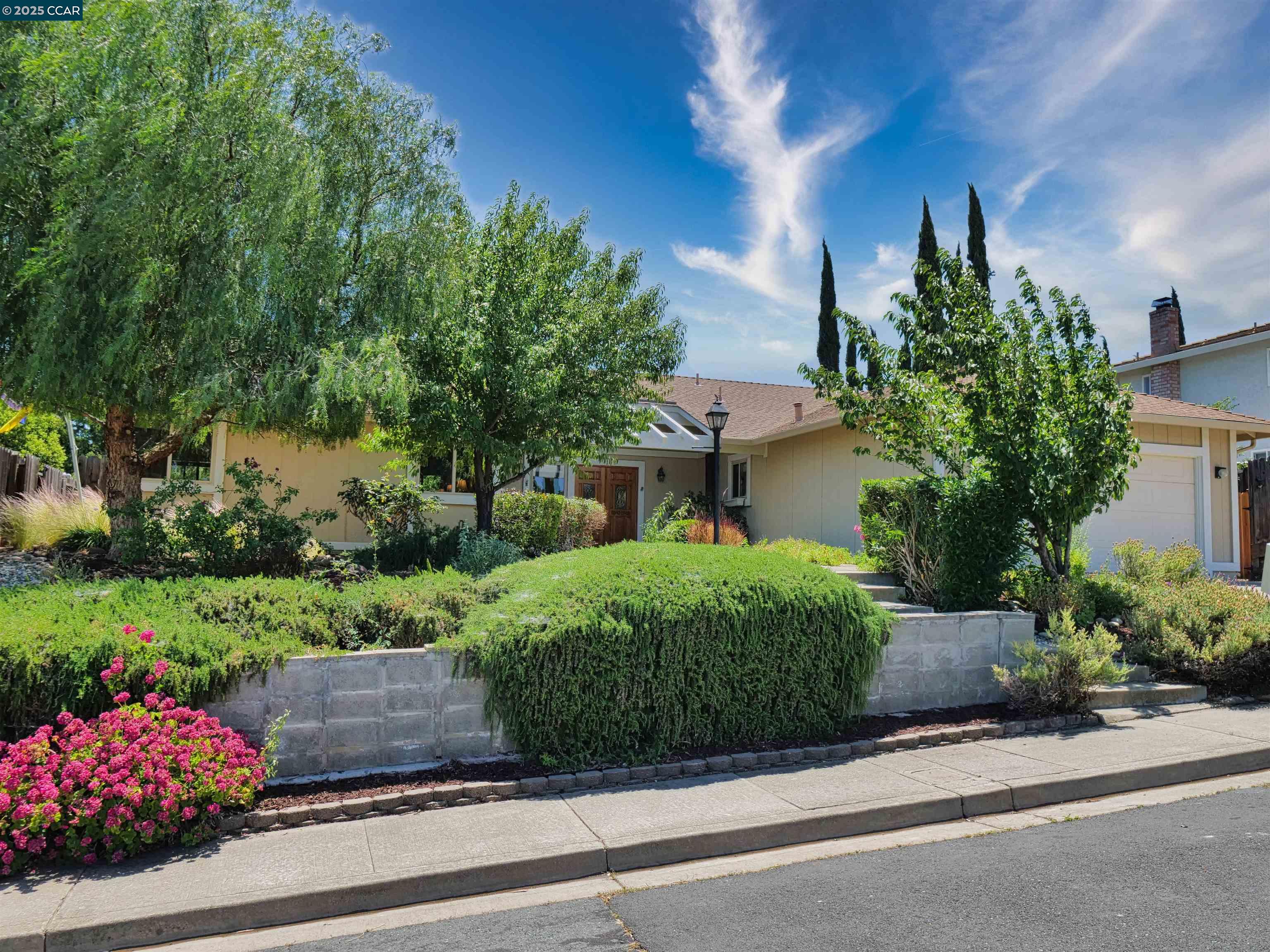 Detail Gallery Image 1 of 60 For 4311 Oakdale Place, Pittsburg,  CA 94565-6228 - 4 Beds | 2/1 Baths