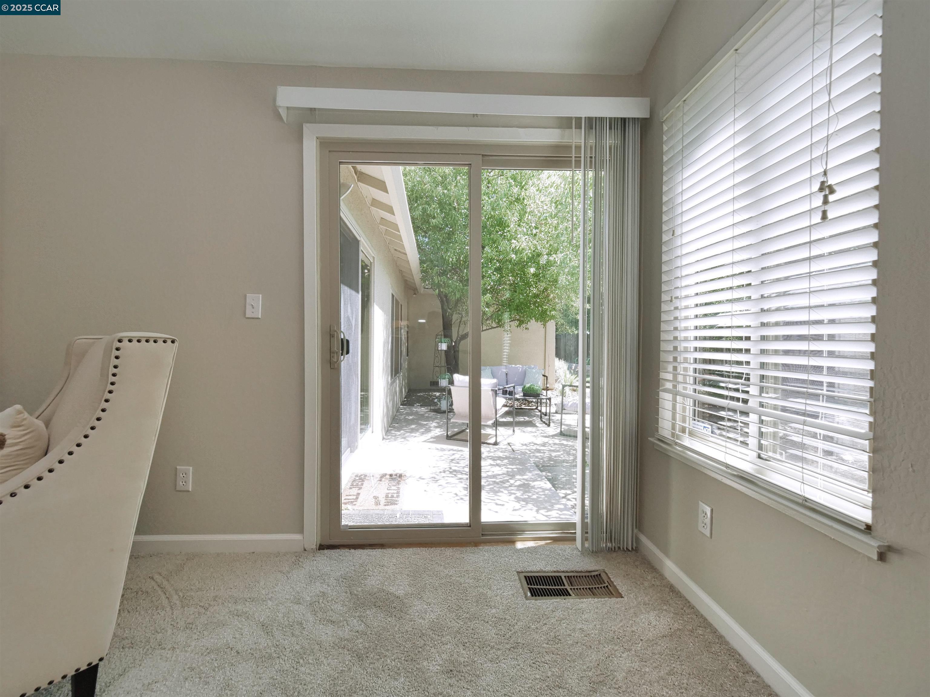 Detail Gallery Image 12 of 60 For 4311 Oakdale Place, Pittsburg,  CA 94565-6228 - 4 Beds | 2/1 Baths