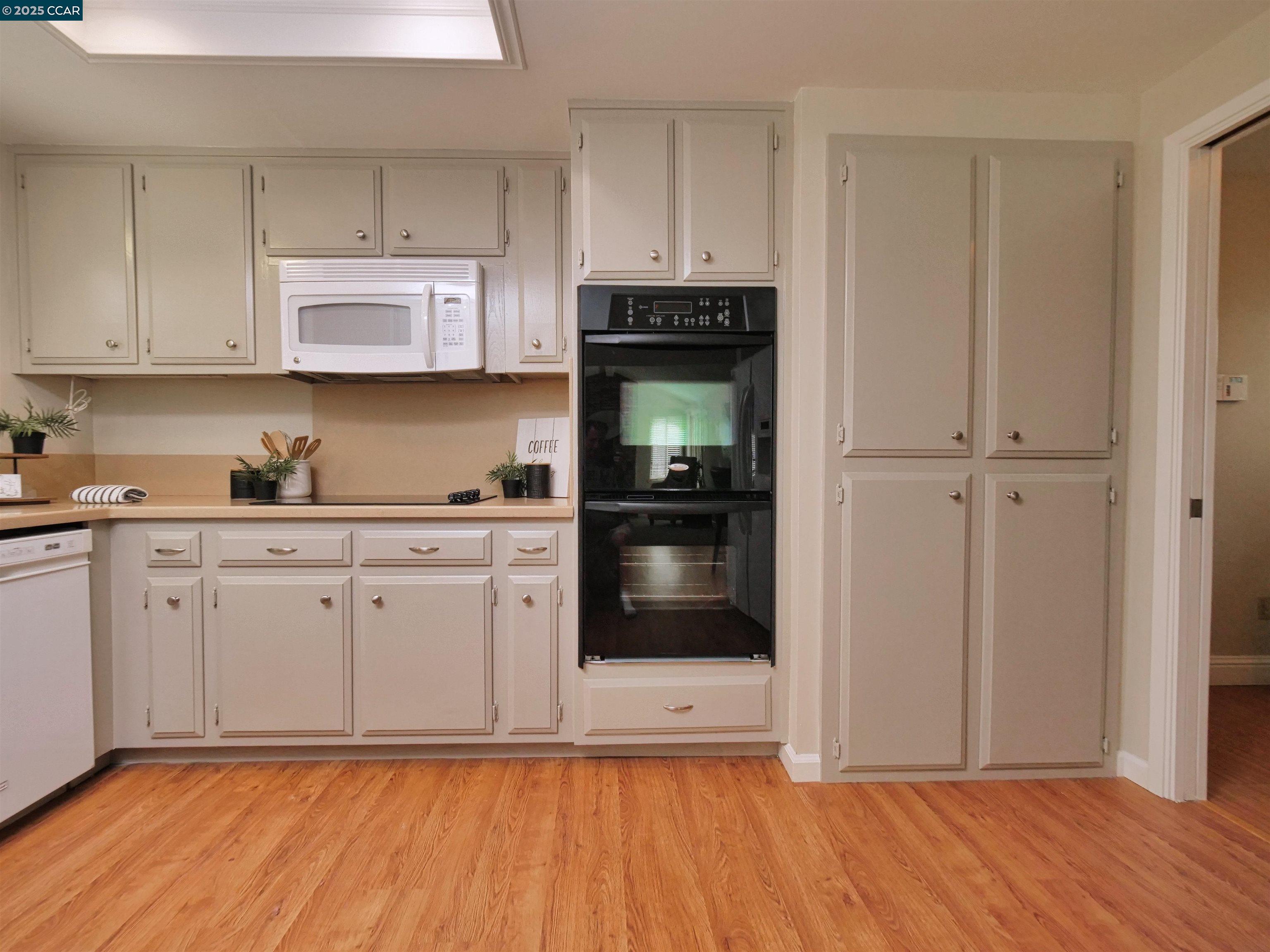 Detail Gallery Image 16 of 60 For 4311 Oakdale Place, Pittsburg,  CA 94565-6228 - 4 Beds | 2/1 Baths