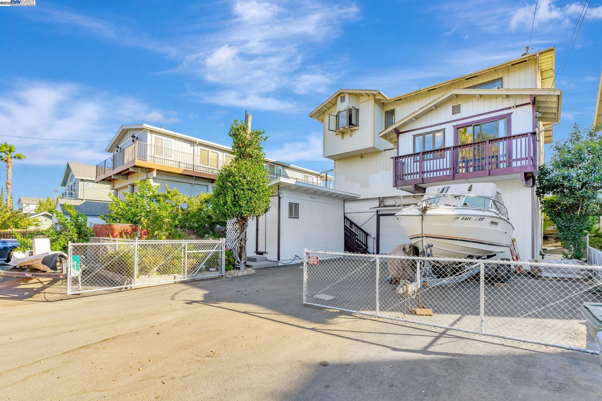 Detail Gallery Image 4 of 56 For 71 Taylor Pl, Bethel Island,  CA 94511 - 4 Beds | 2/1 Baths
