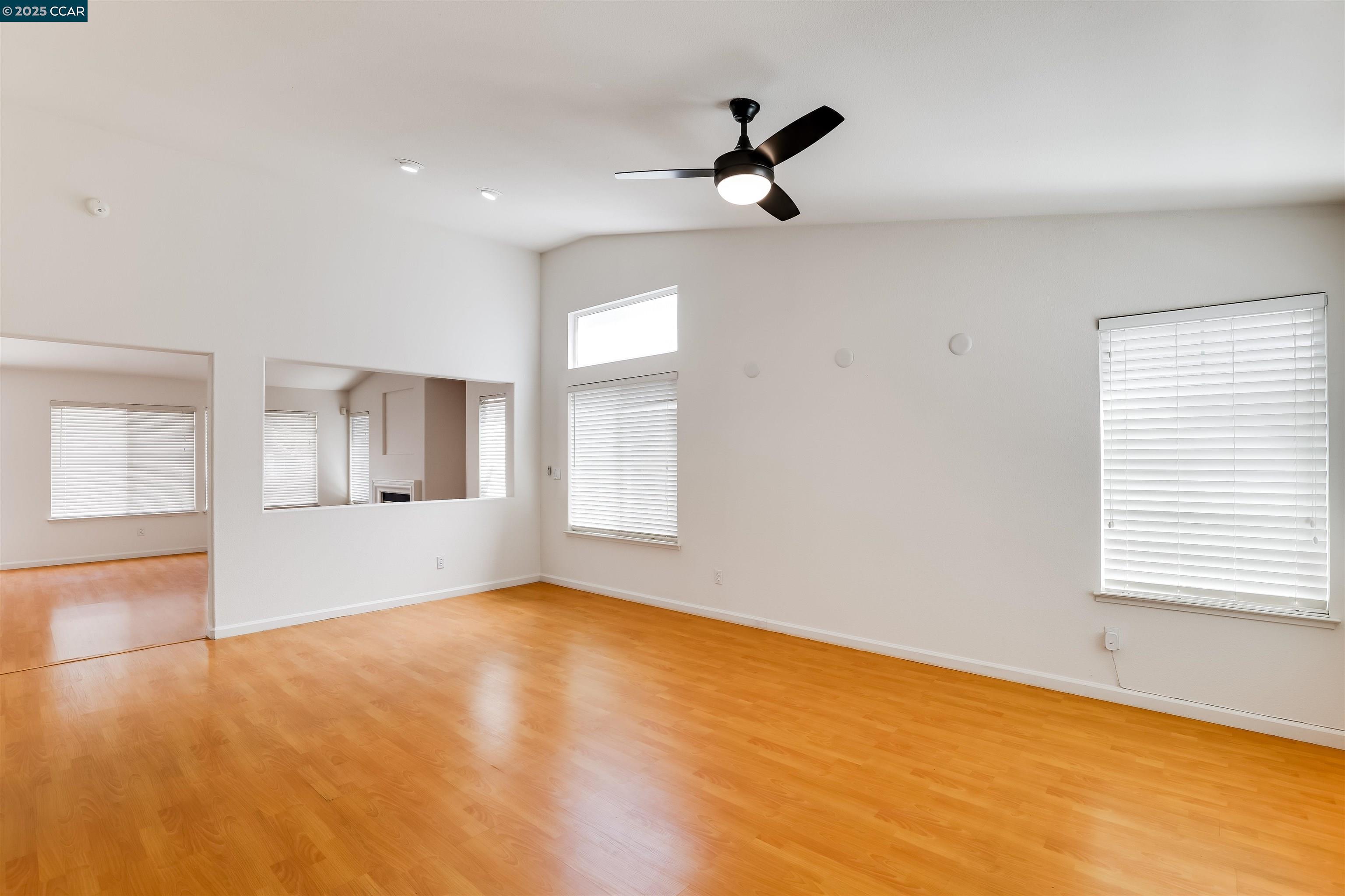 Detail Gallery Image 5 of 24 For 4513 Country Hills Dr, Antioch,  CA 94531 - 3 Beds | 2 Baths