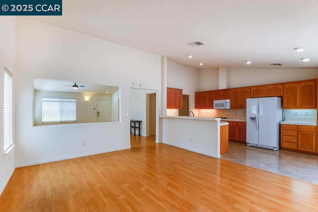 Detail Gallery Image 9 of 24 For 4513 Country Hills Dr, Antioch,  CA 94531 - 3 Beds | 2 Baths