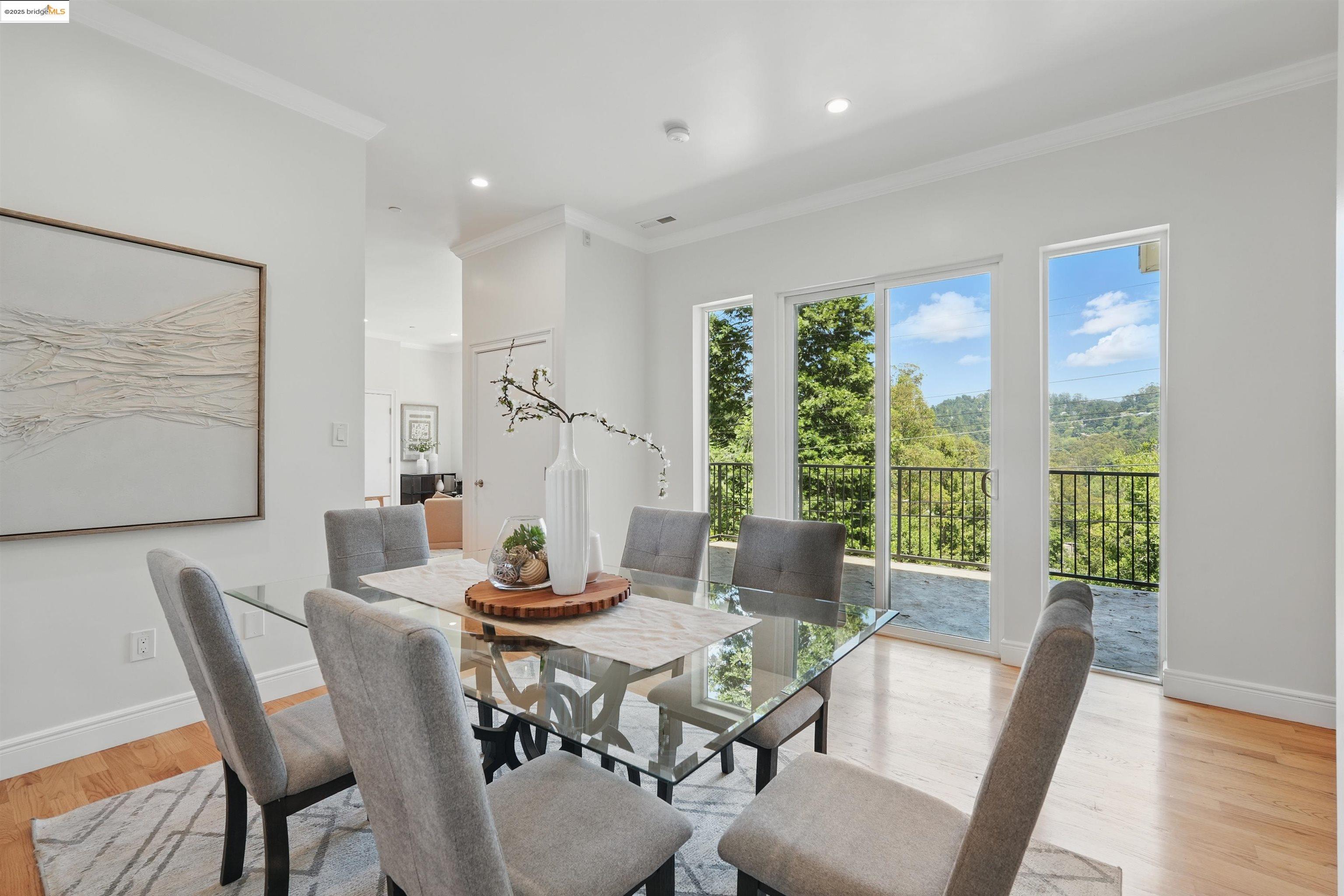 Detail Gallery Image 12 of 53 For 5915 Balboa Dr, Oakland,  CA 94611 - 5 Beds | 5 Baths