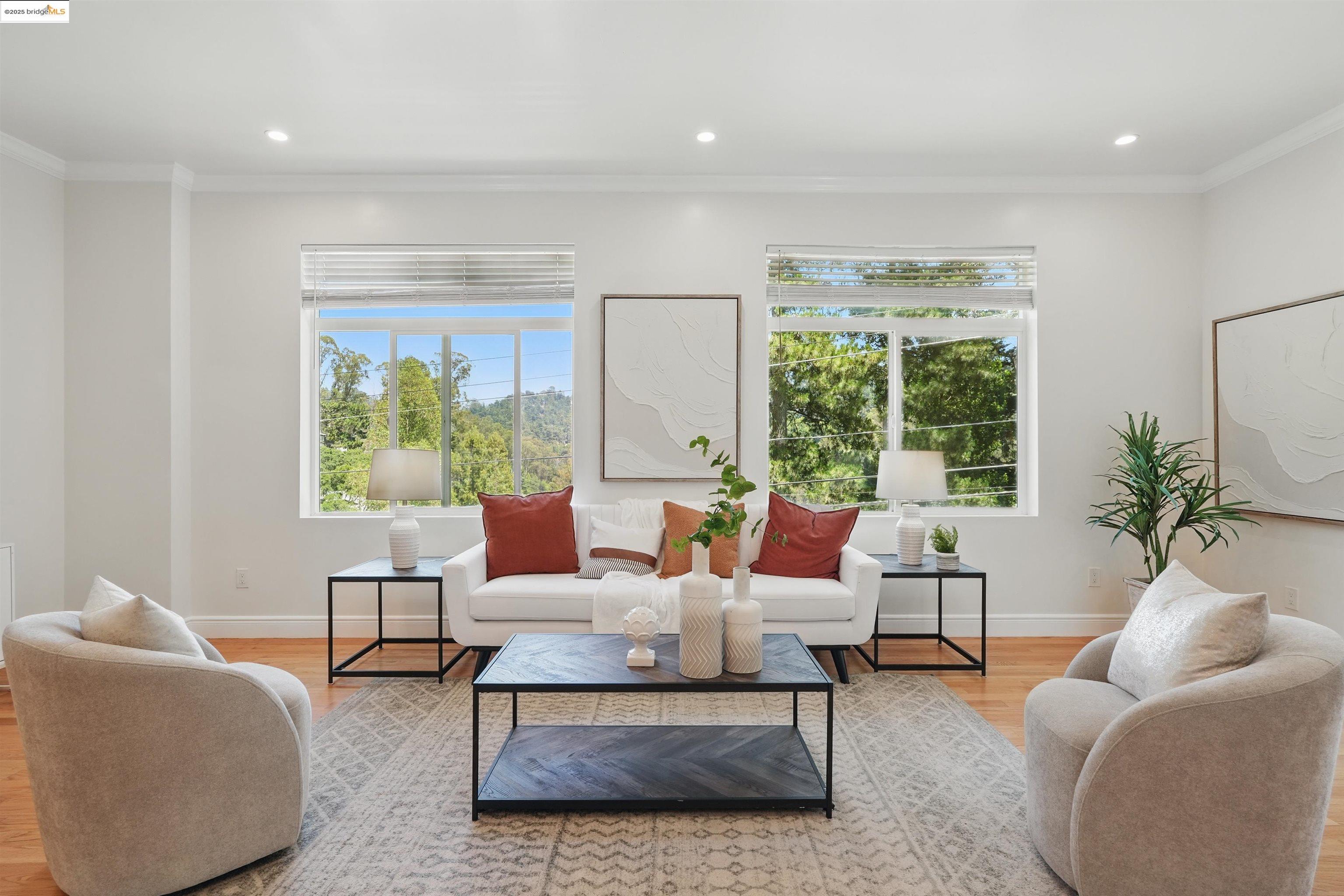 Detail Gallery Image 18 of 53 For 5915 Balboa Dr, Oakland,  CA 94611 - 5 Beds | 5 Baths