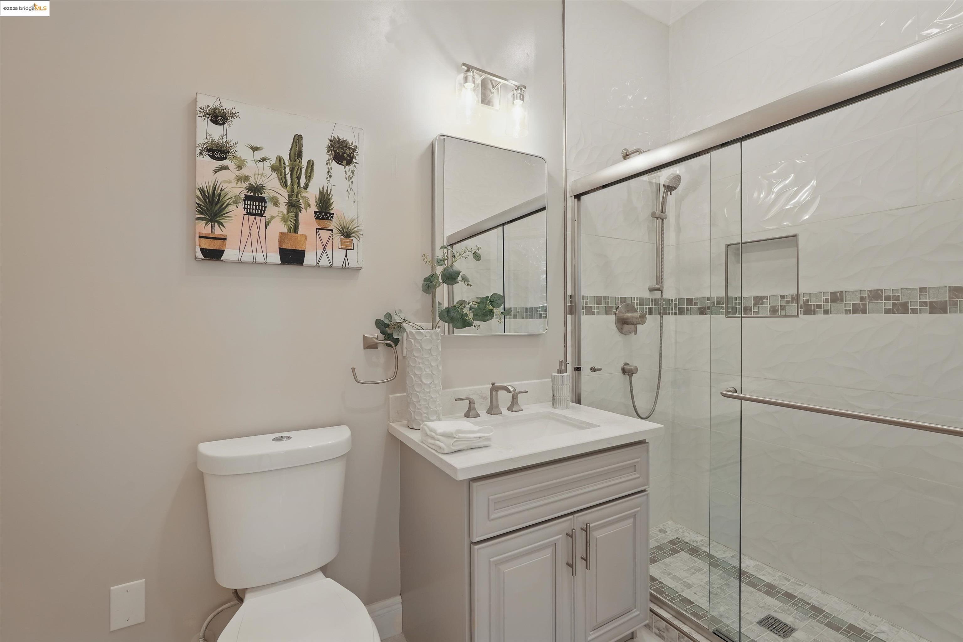 Detail Gallery Image 24 of 53 For 5915 Balboa Dr, Oakland,  CA 94611 - 5 Beds | 5 Baths