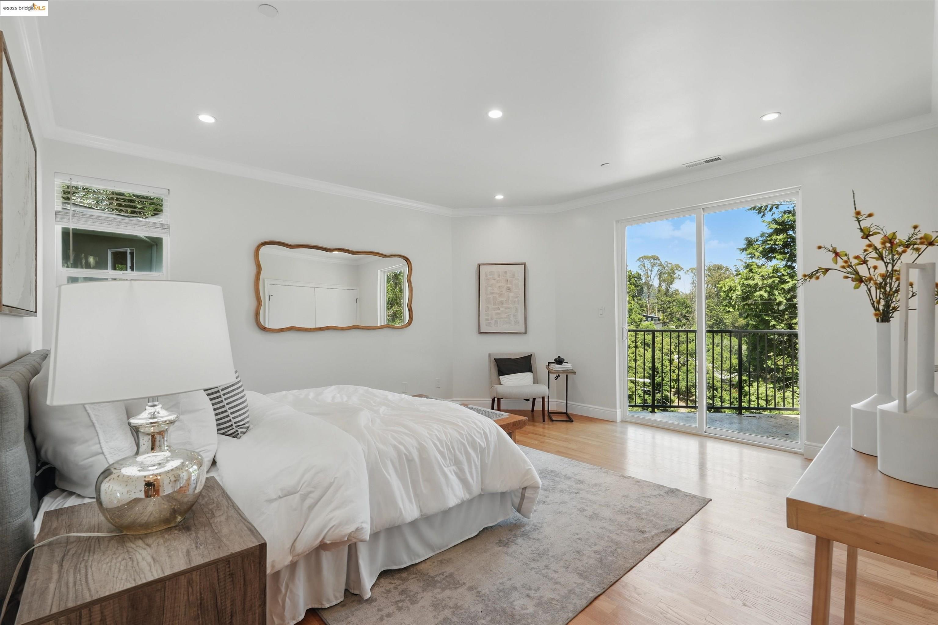 Detail Gallery Image 29 of 53 For 5915 Balboa Dr, Oakland,  CA 94611 - 5 Beds | 5 Baths