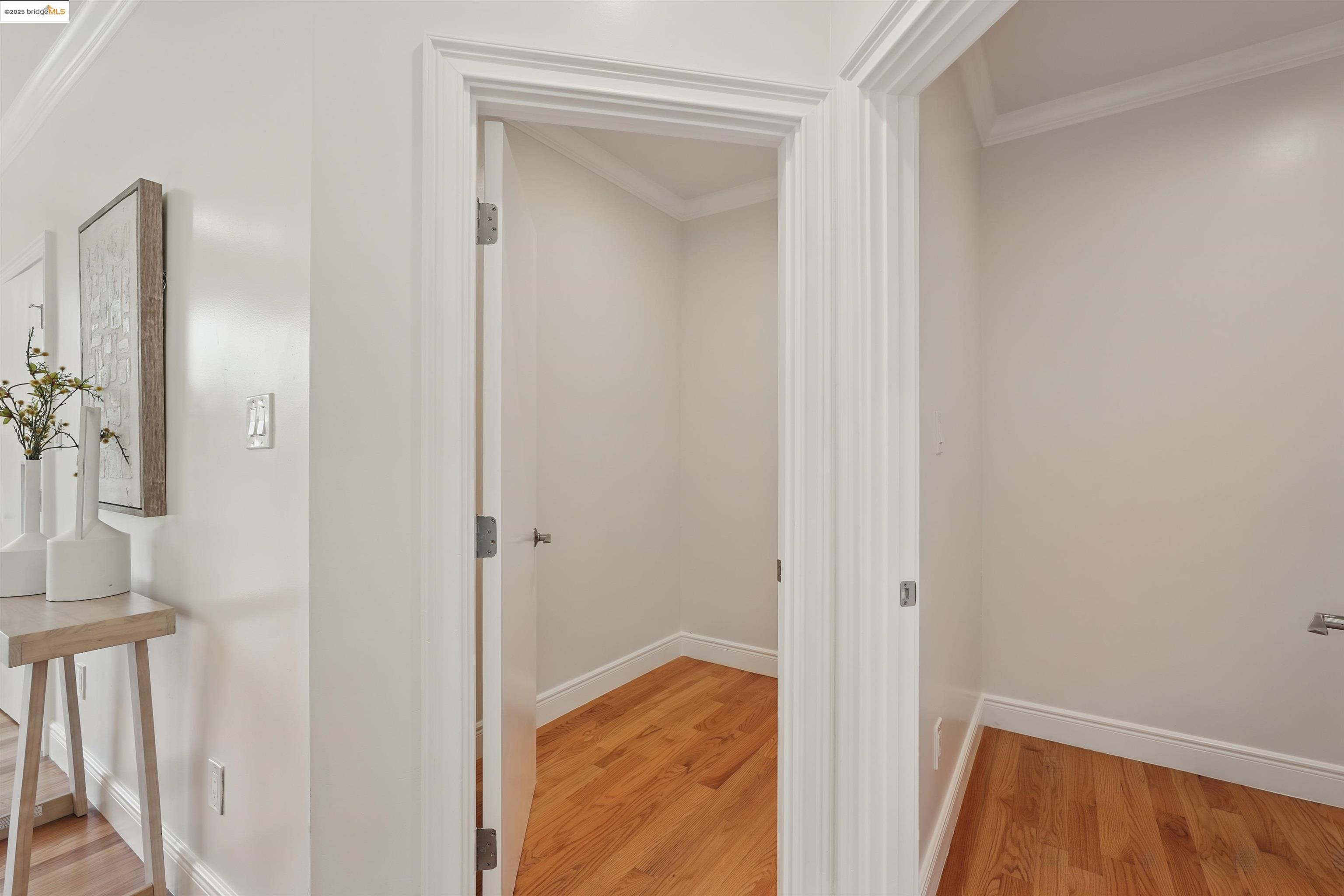 Detail Gallery Image 31 of 53 For 5915 Balboa Dr, Oakland,  CA 94611 - 5 Beds | 5 Baths