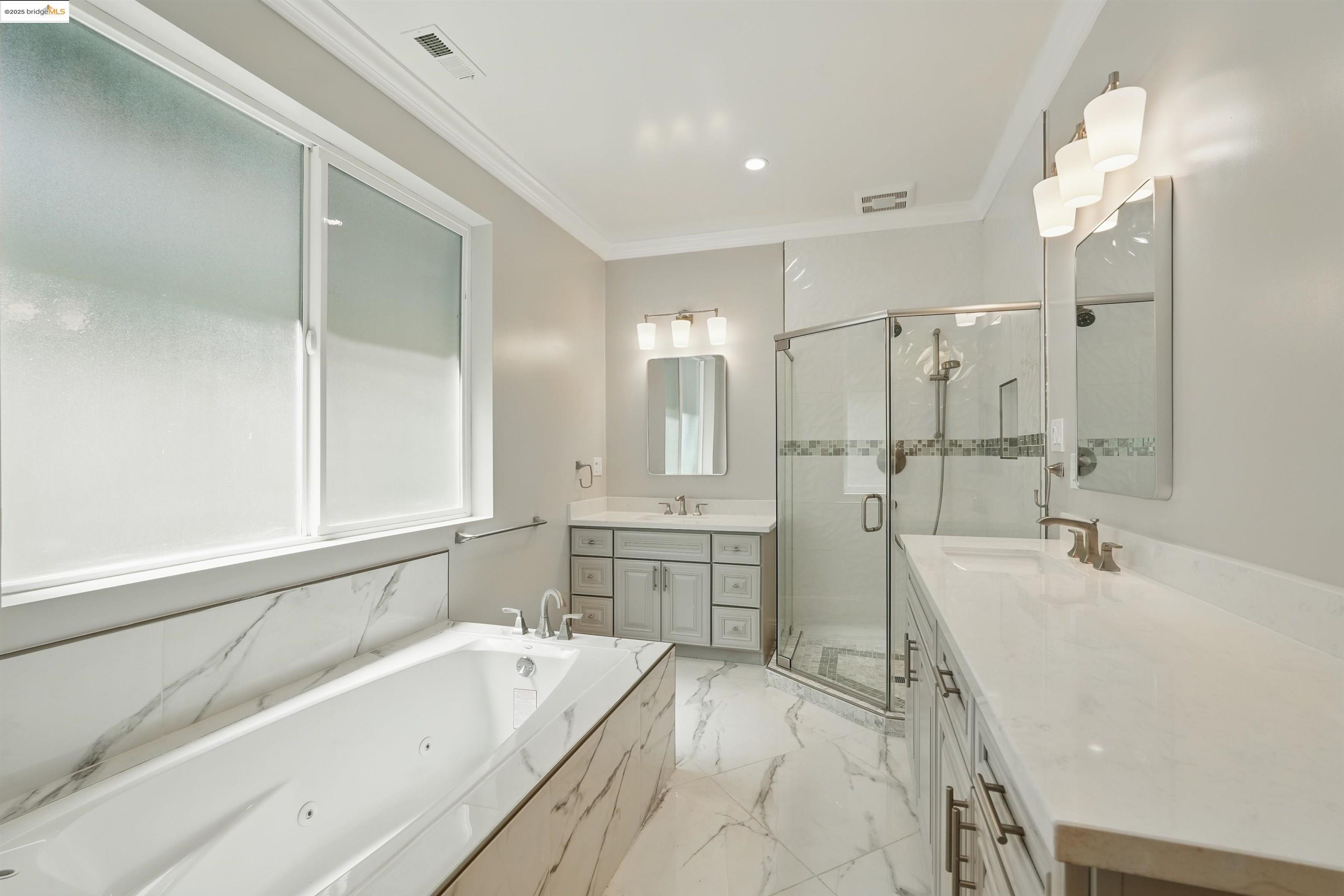 Detail Gallery Image 32 of 53 For 5915 Balboa Dr, Oakland,  CA 94611 - 5 Beds | 5 Baths