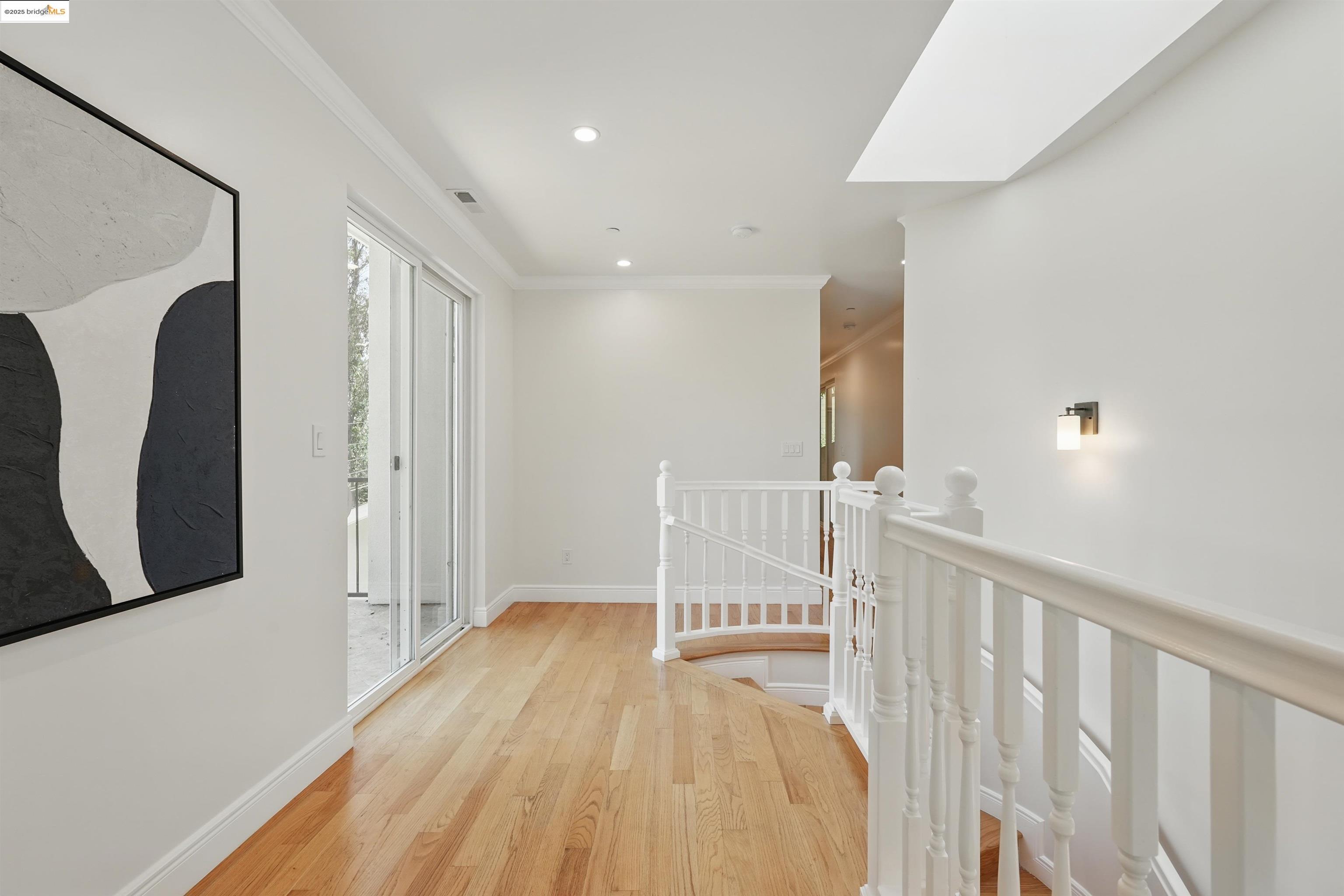 Detail Gallery Image 34 of 53 For 5915 Balboa Dr, Oakland,  CA 94611 - 5 Beds | 5 Baths