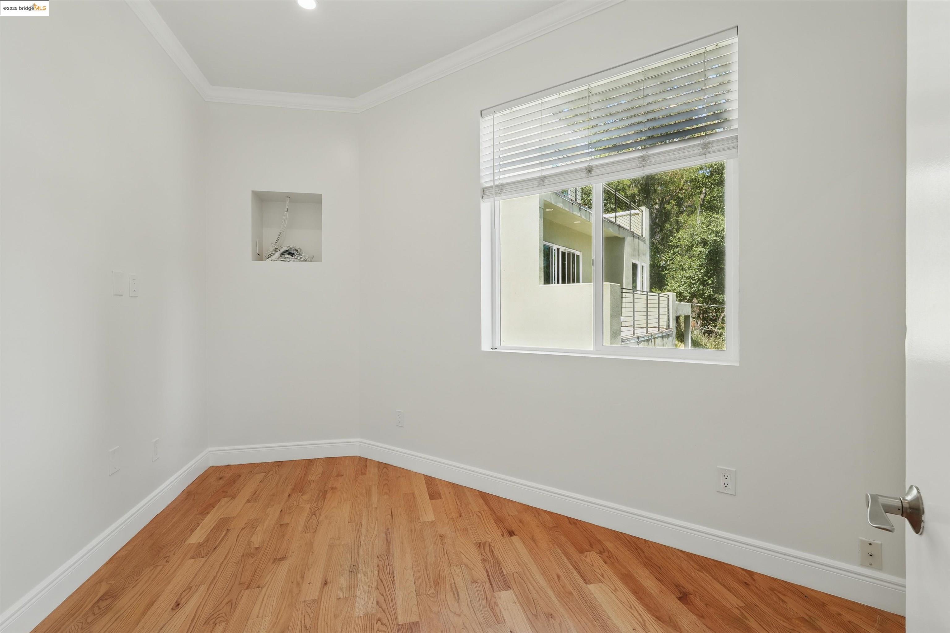 Detail Gallery Image 41 of 53 For 5915 Balboa Dr, Oakland,  CA 94611 - 5 Beds | 5 Baths