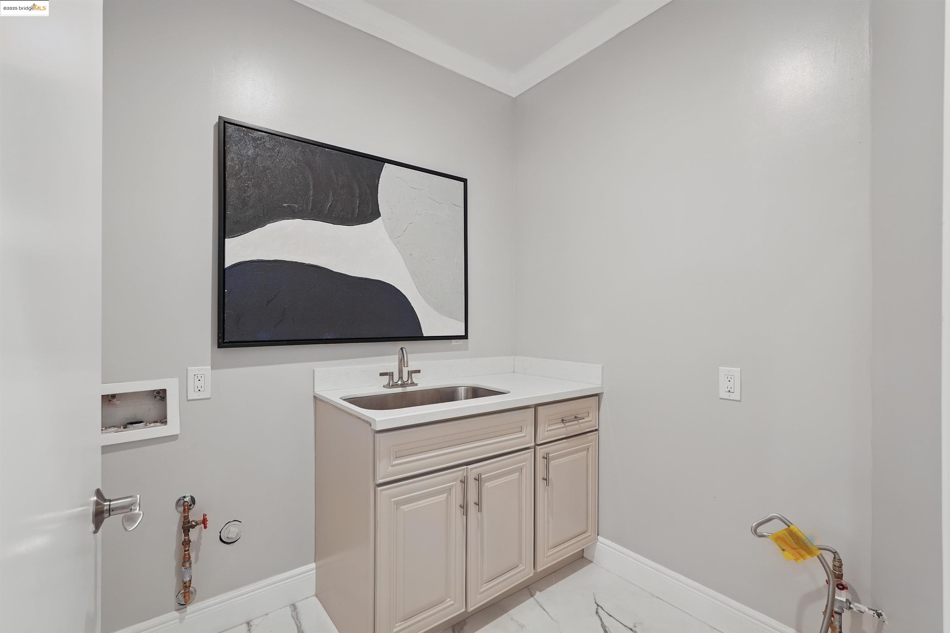 Detail Gallery Image 45 of 53 For 5915 Balboa Dr, Oakland,  CA 94611 - 5 Beds | 5 Baths