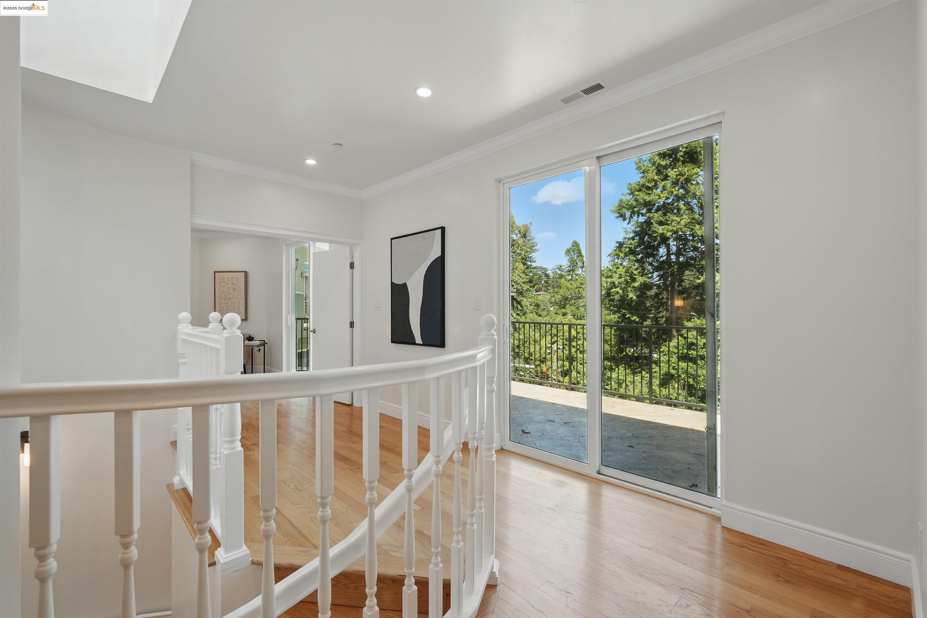 Detail Gallery Image 46 of 53 For 5915 Balboa Dr, Oakland,  CA 94611 - 5 Beds | 5 Baths
