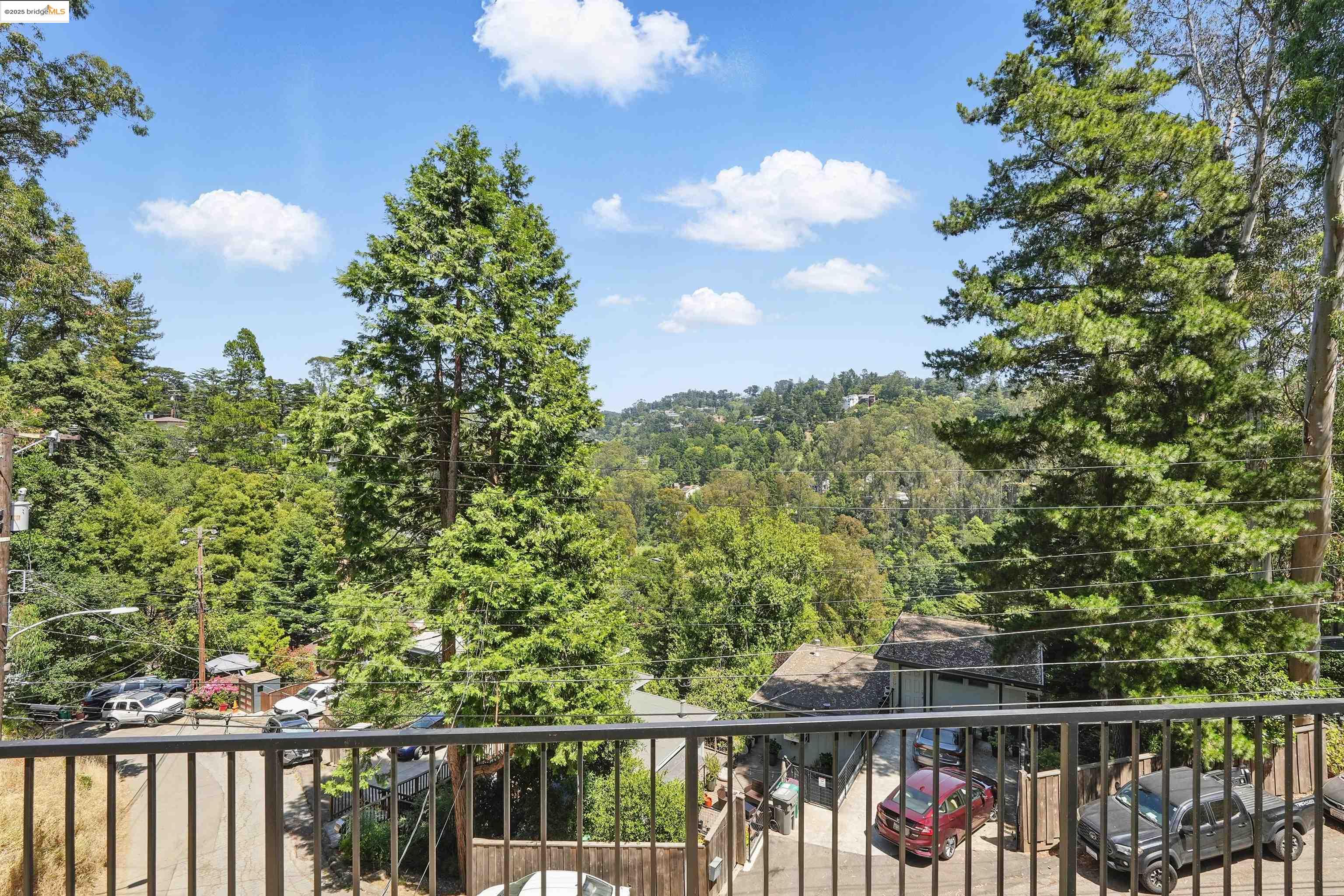 Detail Gallery Image 47 of 53 For 5915 Balboa Dr, Oakland,  CA 94611 - 5 Beds | 5 Baths