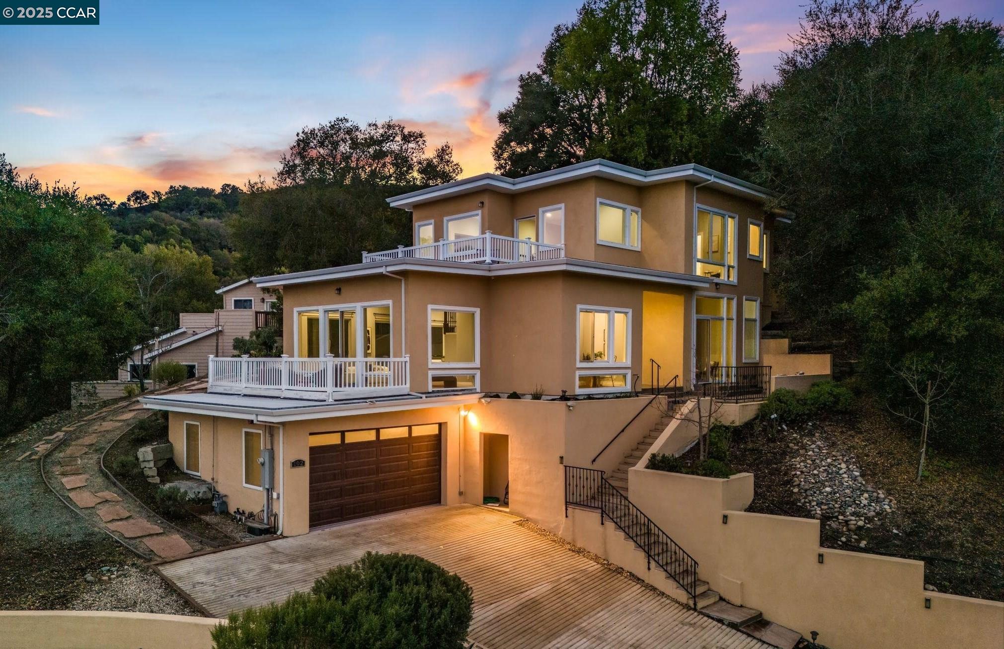 Detail Gallery Image 1 of 1 For 102 Barbara Rd, Orinda,  CA 94563 - 4 Beds | 3/1 Baths