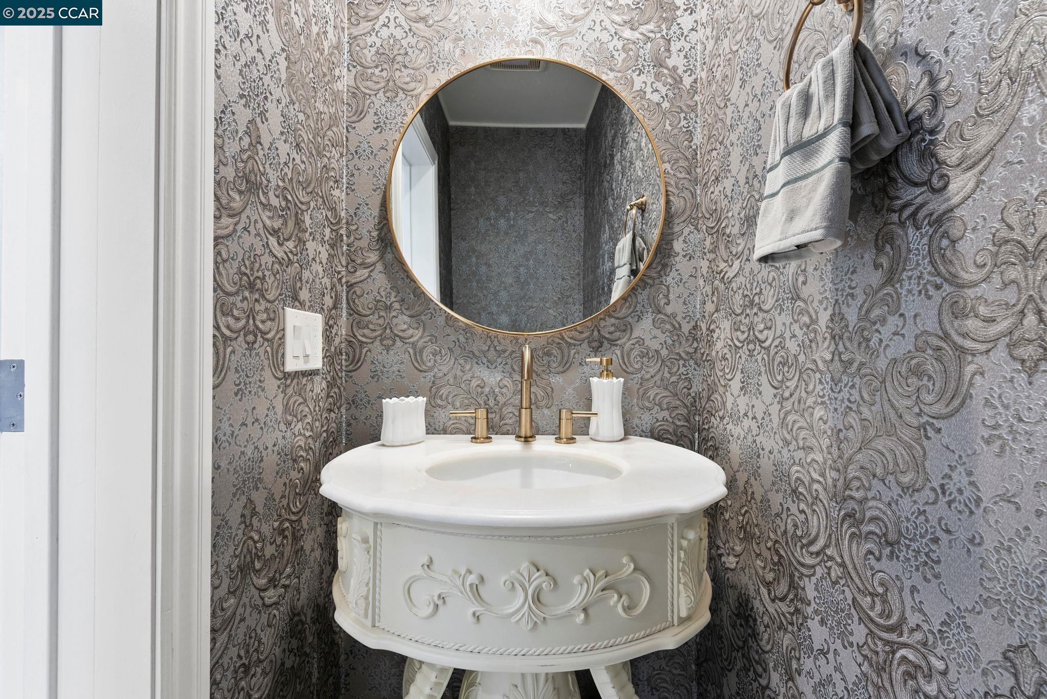 Detail Gallery Image 24 of 48 For 102 Barbara Rd, Orinda,  CA 94563 - 4 Beds | 3/1 Baths
