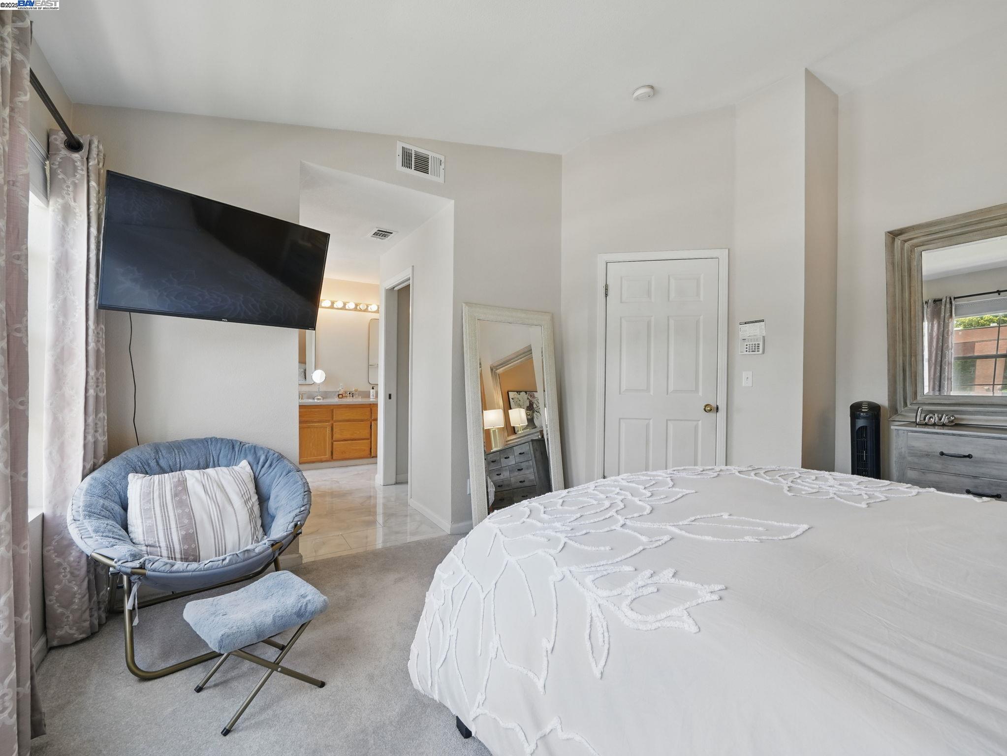 Detail Gallery Image 12 of 22 For 3455 Gilman Cmn, Fremont,  CA 94538 - 3 Beds | 2/1 Baths