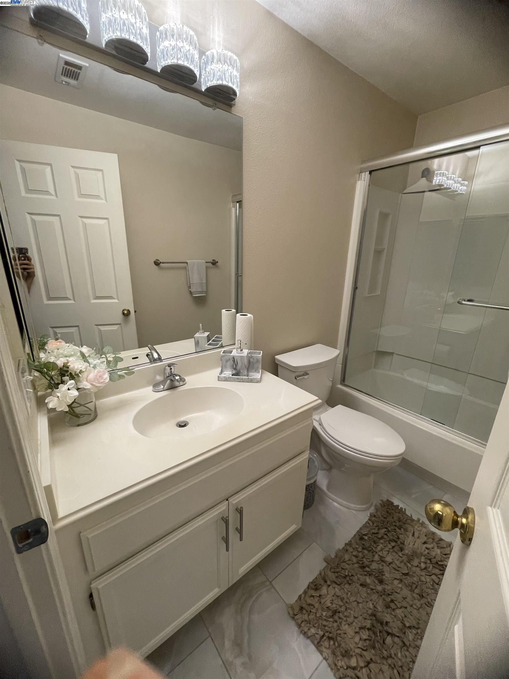 Detail Gallery Image 13 of 22 For 3455 Gilman Cmn, Fremont,  CA 94538 - 3 Beds | 2/1 Baths