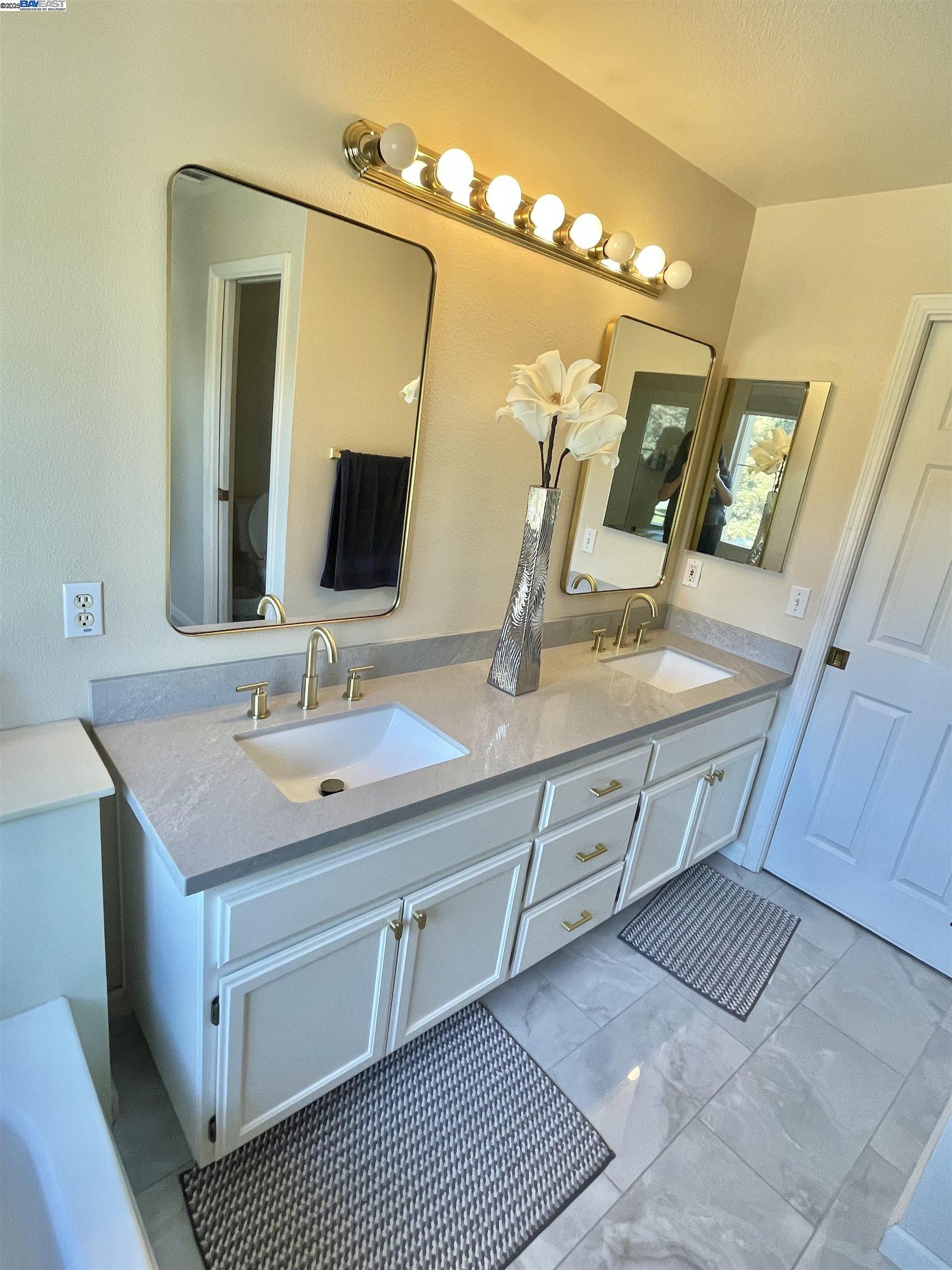 Detail Gallery Image 15 of 22 For 3455 Gilman Cmn, Fremont,  CA 94538 - 3 Beds | 2/1 Baths