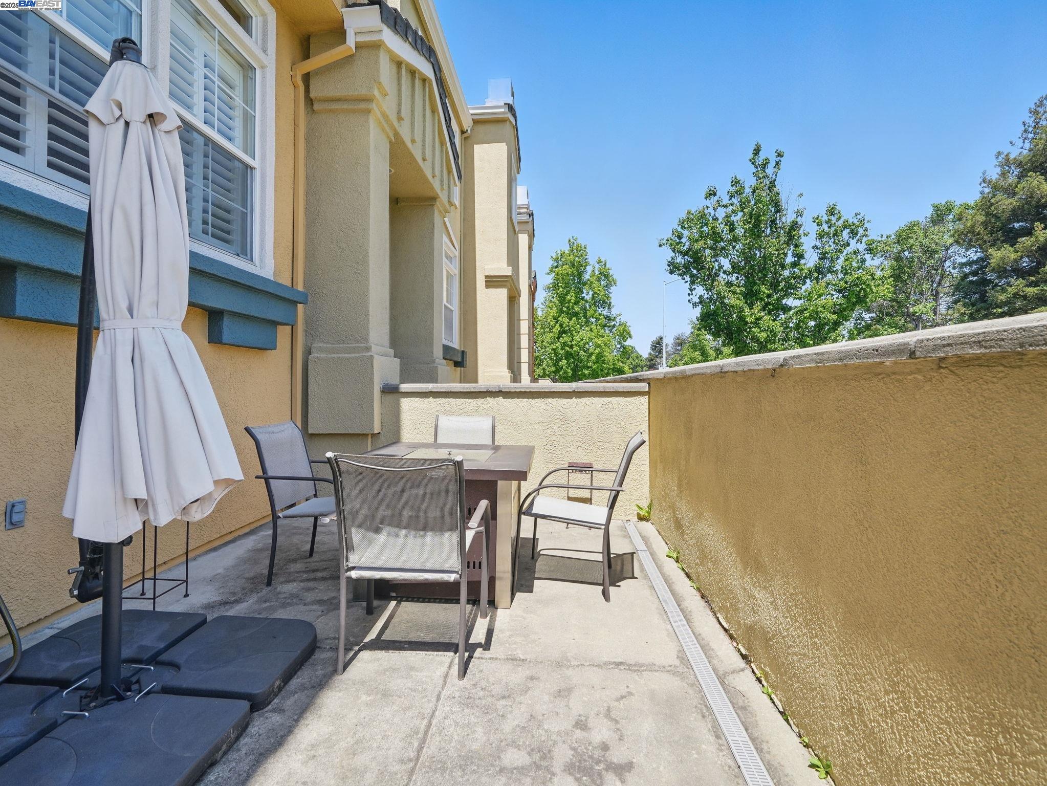 Detail Gallery Image 21 of 22 For 3455 Gilman Cmn, Fremont,  CA 94538 - 3 Beds | 2/1 Baths