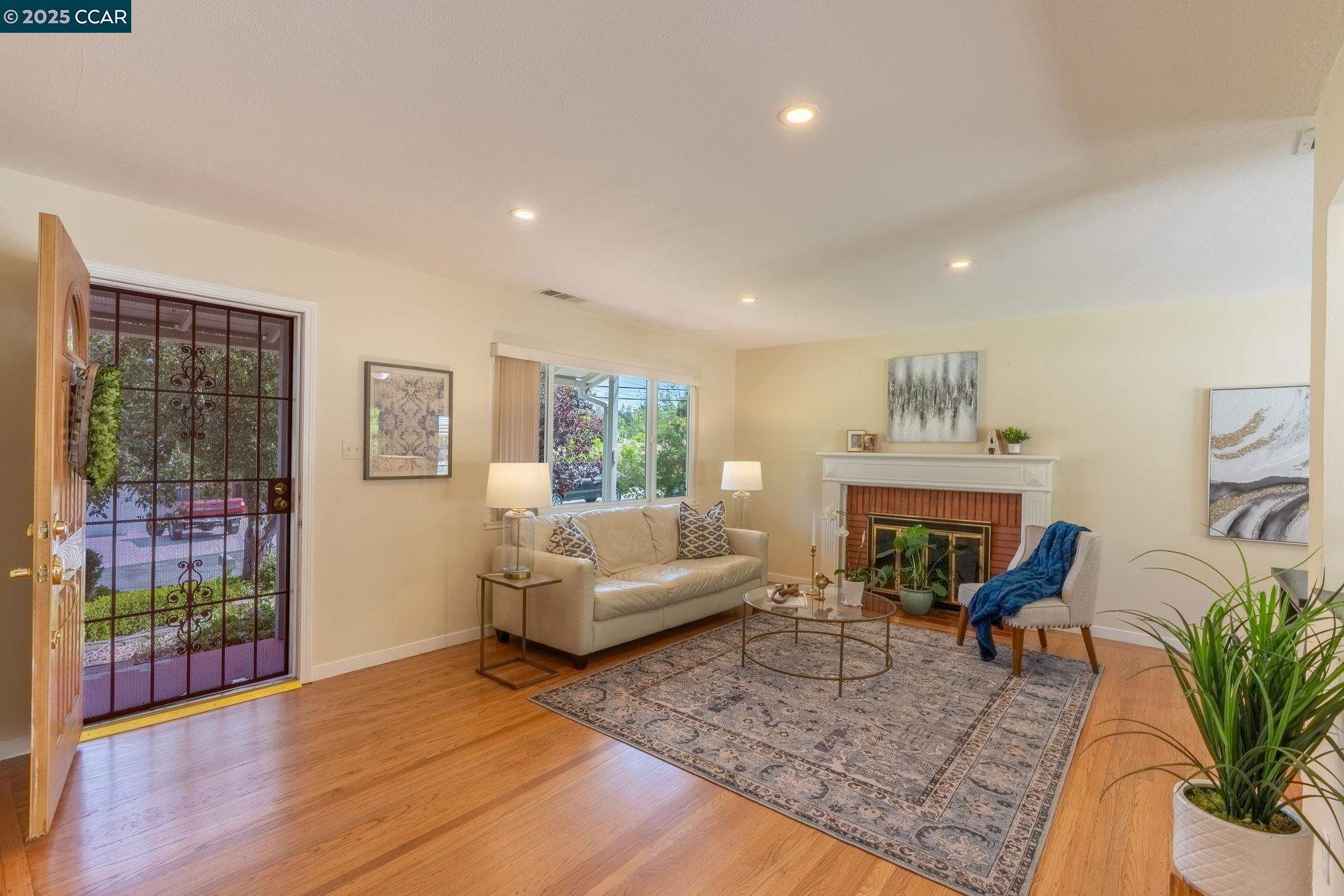 Detail Gallery Image 2 of 32 For 3215 Camino Colorados, Lafayette,  CA 94549 - 3 Beds | 2 Baths