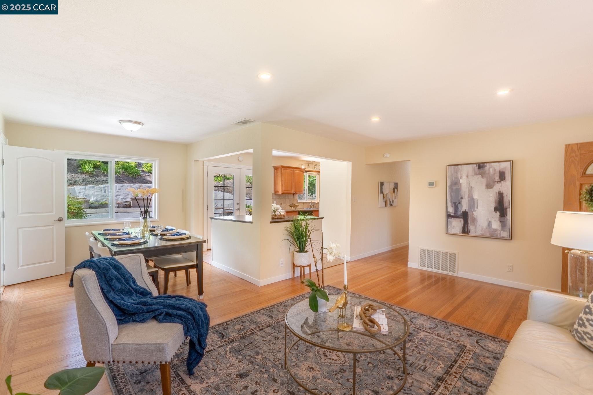 Detail Gallery Image 4 of 32 For 3215 Camino Colorados, Lafayette,  CA 94549 - 3 Beds | 2 Baths