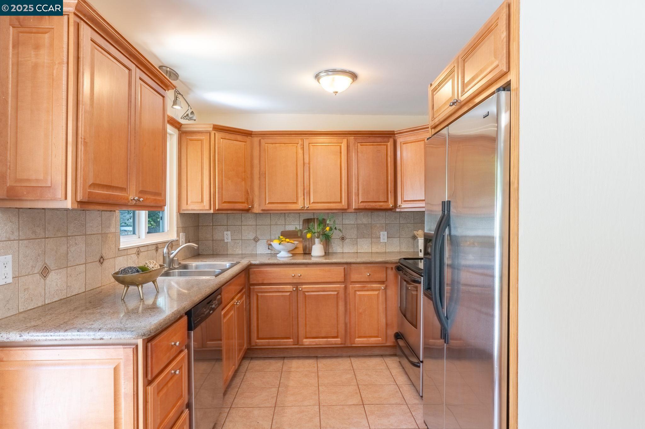 Detail Gallery Image 10 of 32 For 3215 Camino Colorados, Lafayette,  CA 94549 - 3 Beds | 2 Baths