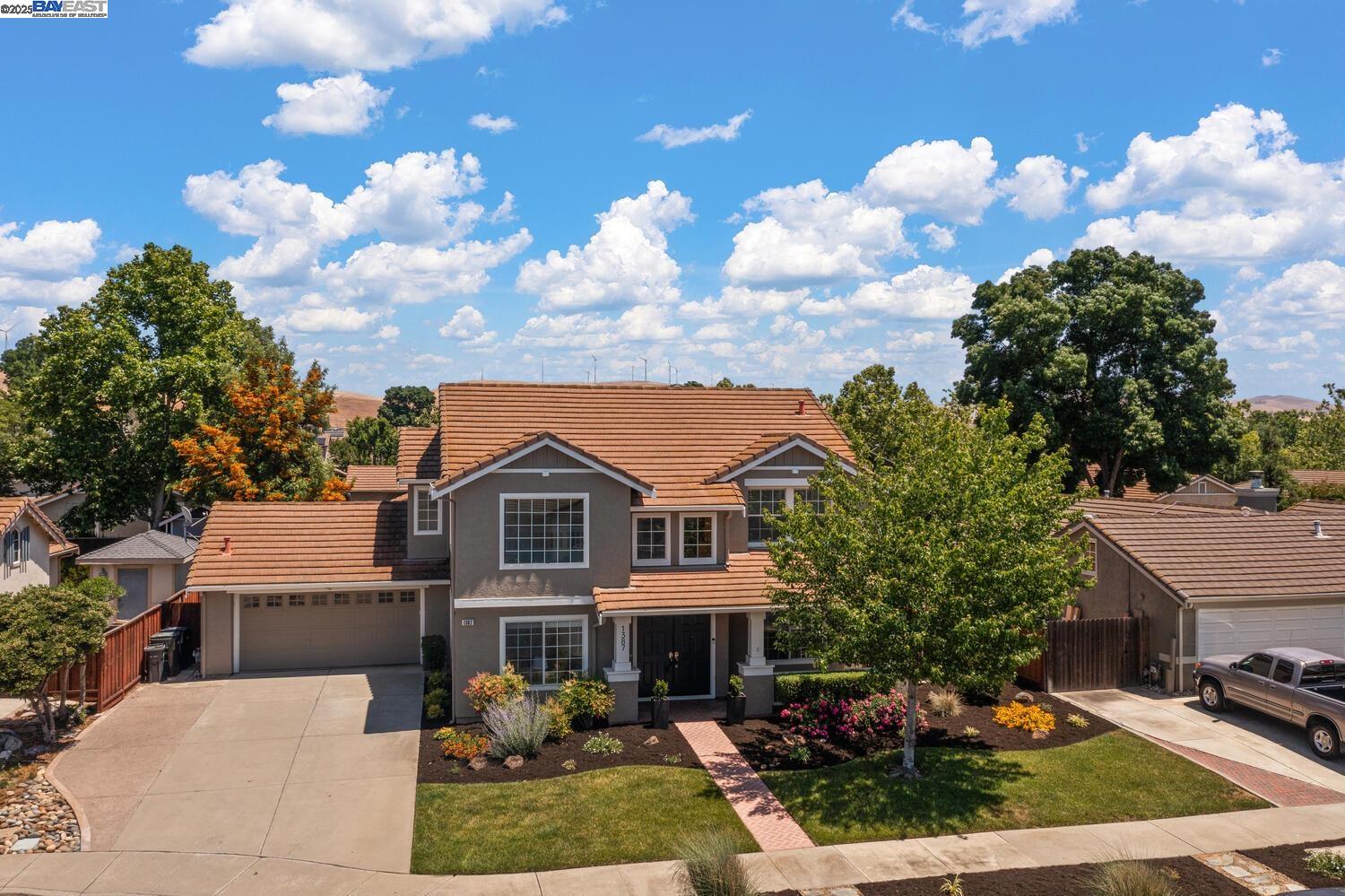 Detail Gallery Image 1 of 1 For 1387 Meadow Ct, Livermore,  CA 94551 - 5 Beds | 3 Baths