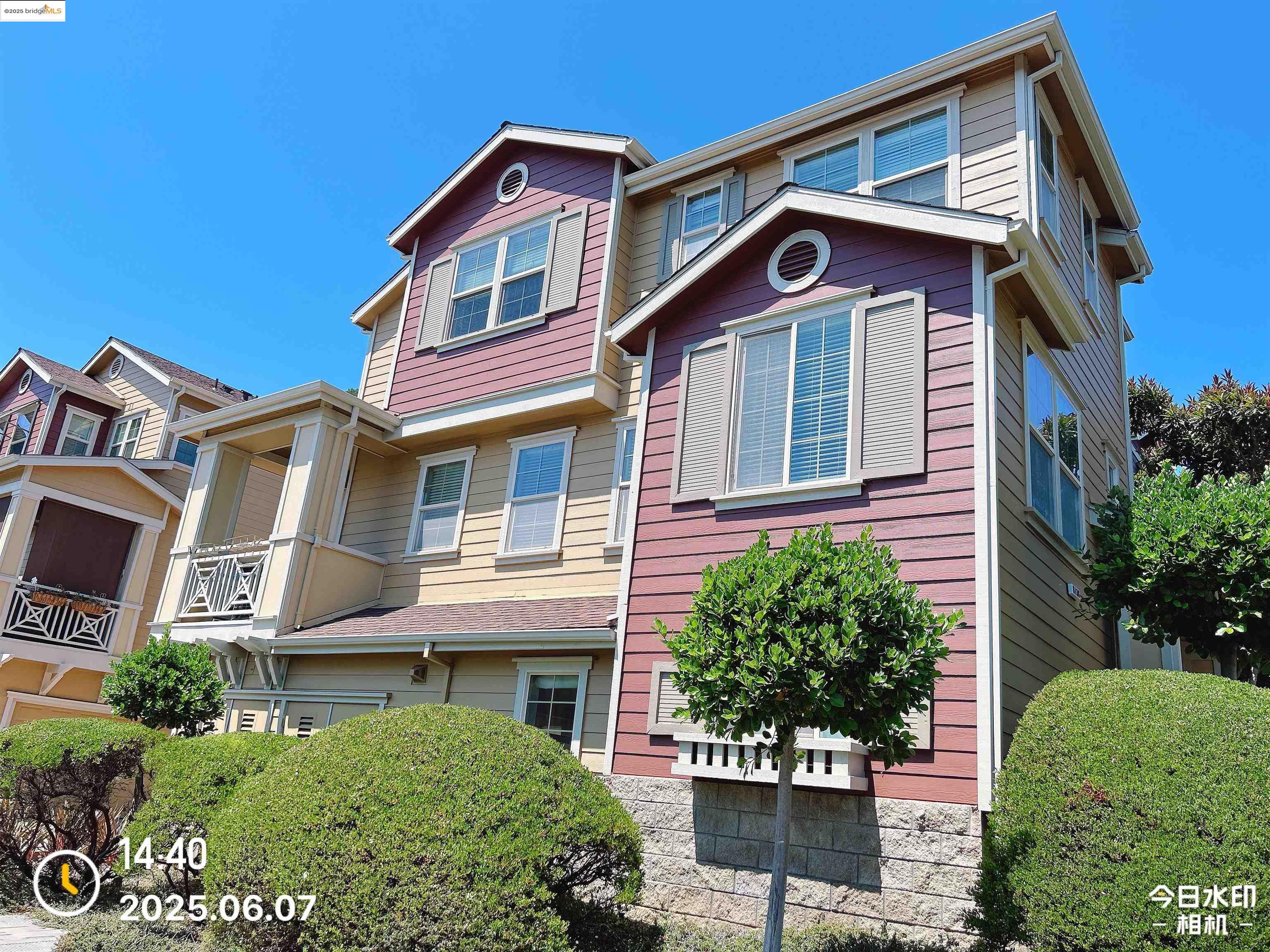 Detail Gallery Image 2 of 45 For 6136 Old Quarry Loop, Oakland,  CA 94605 - 2 Beds | 2/1 Baths