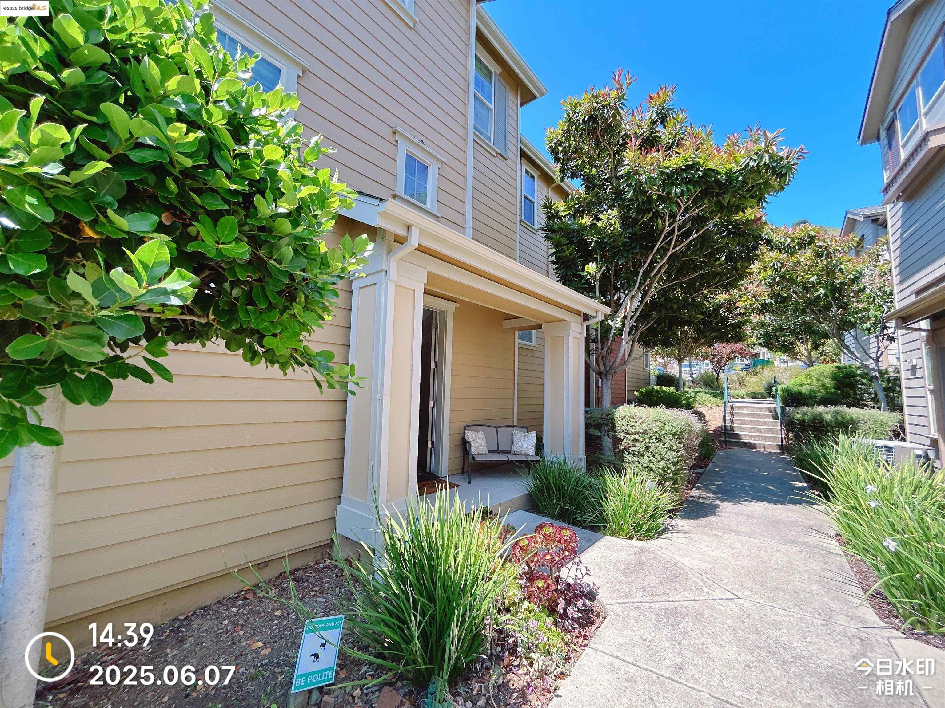 Detail Gallery Image 11 of 45 For 6136 Old Quarry Loop, Oakland,  CA 94605 - 2 Beds | 2/1 Baths