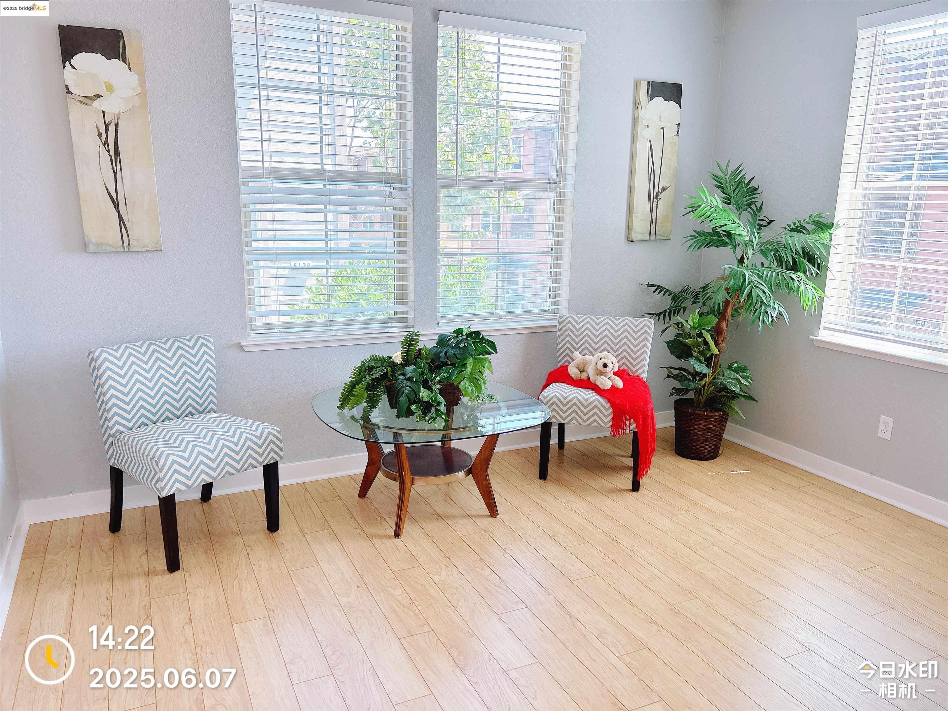 Detail Gallery Image 13 of 45 For 6136 Old Quarry Loop, Oakland,  CA 94605 - 2 Beds | 2/1 Baths