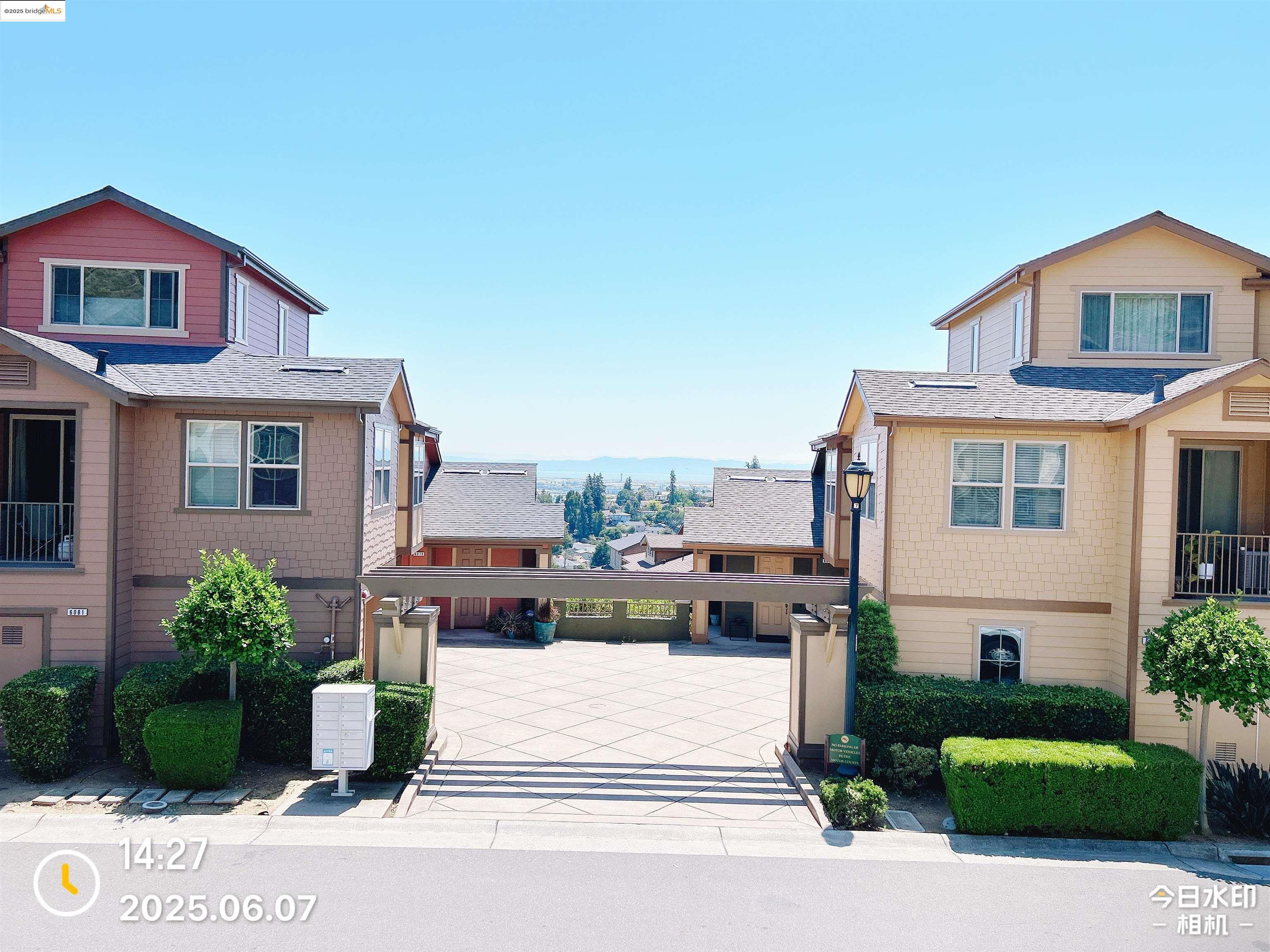 Detail Gallery Image 26 of 45 For 6136 Old Quarry Loop, Oakland,  CA 94605 - 2 Beds | 2/1 Baths