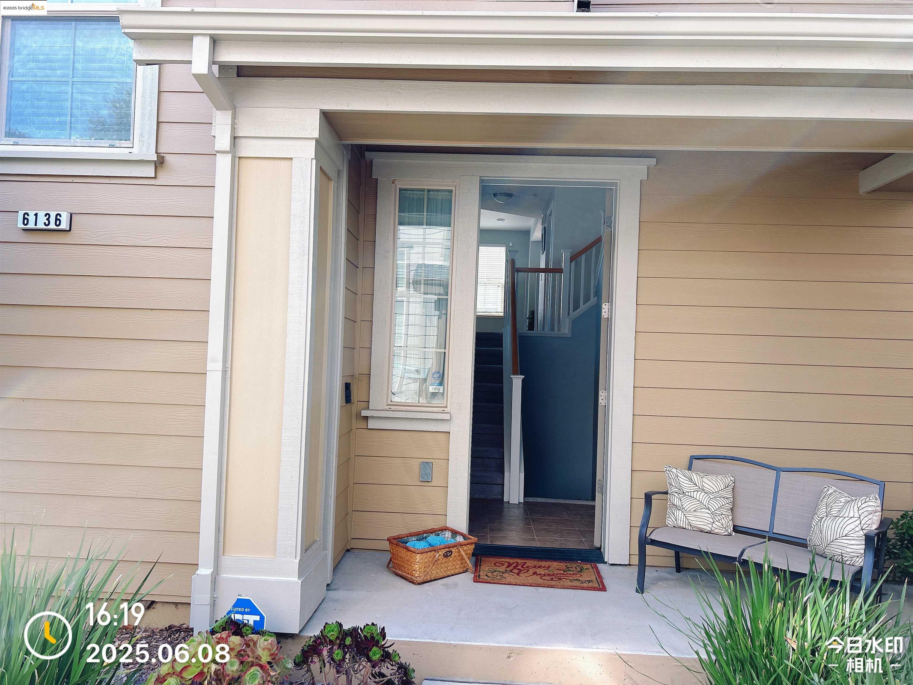 Detail Gallery Image 10 of 45 For 6136 Old Quarry Loop, Oakland,  CA 94605 - 2 Beds | 2/1 Baths