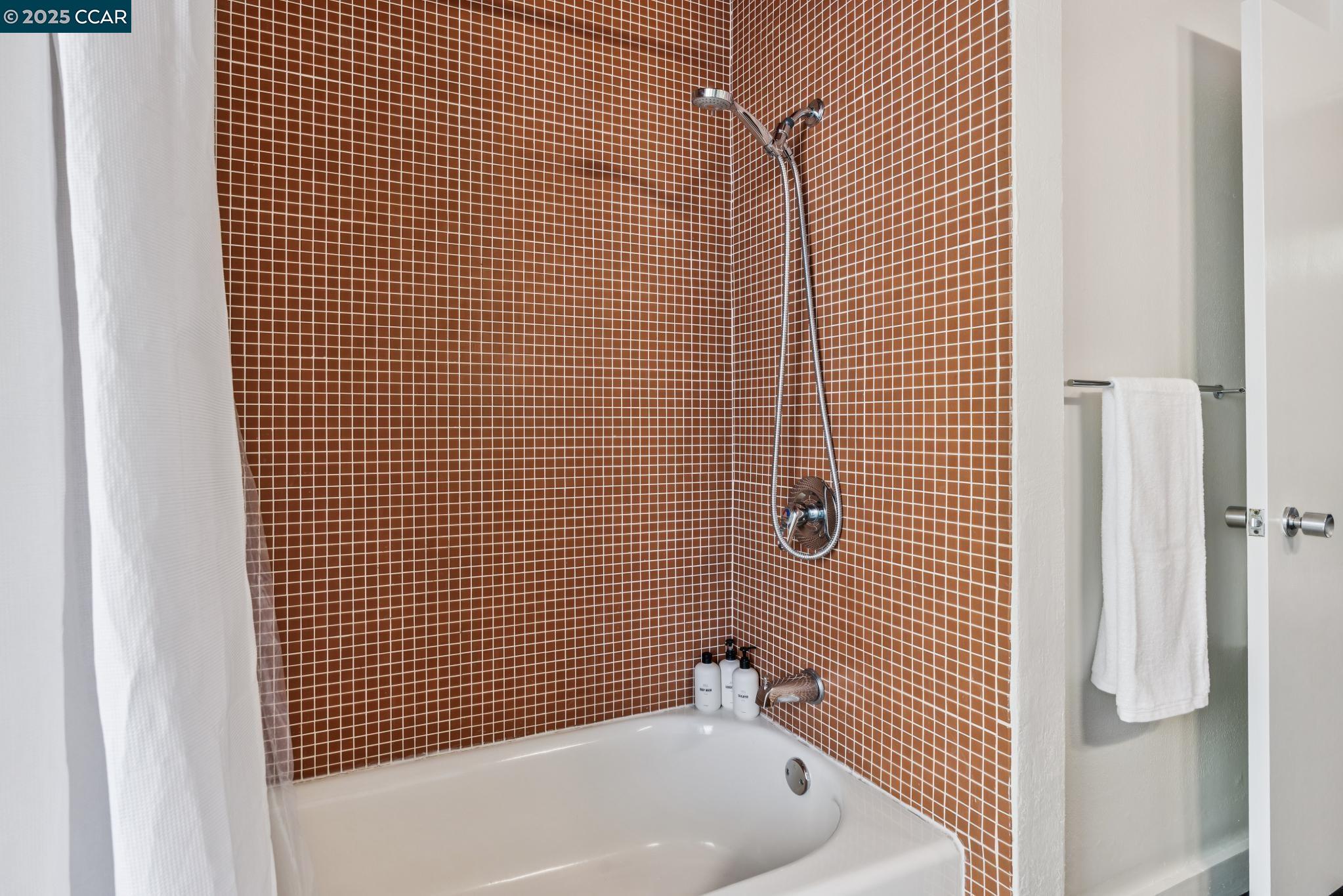 Detail Gallery Image 34 of 58 For 232 Clyde Dr, Walnut Creek,  CA 94598 - 4 Beds | 2 Baths