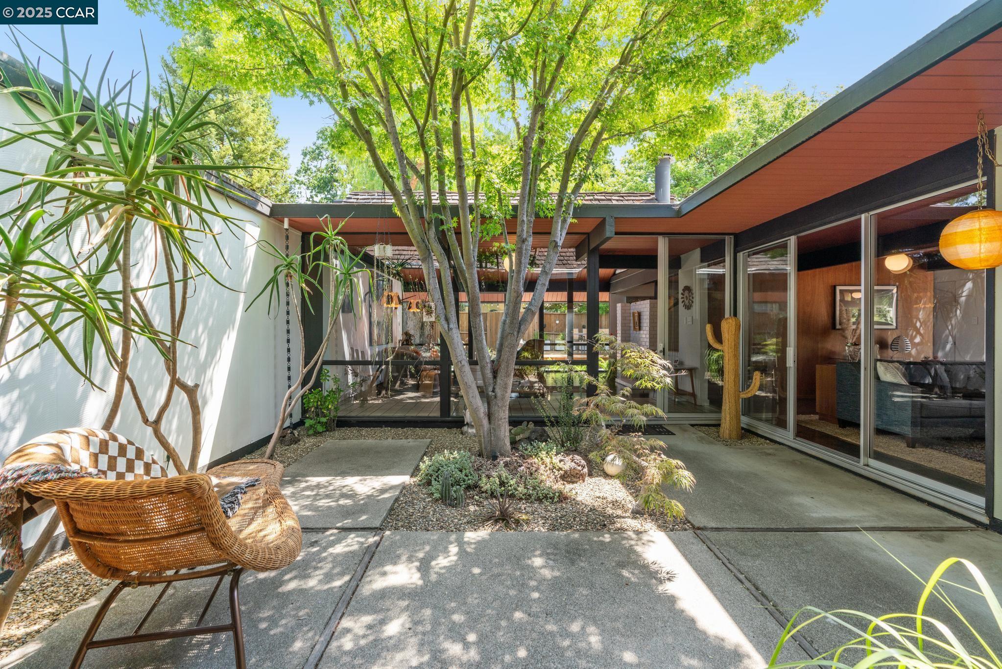 Detail Gallery Image 7 of 58 For 232 Clyde Dr, Walnut Creek,  CA 94598 - 4 Beds | 2 Baths