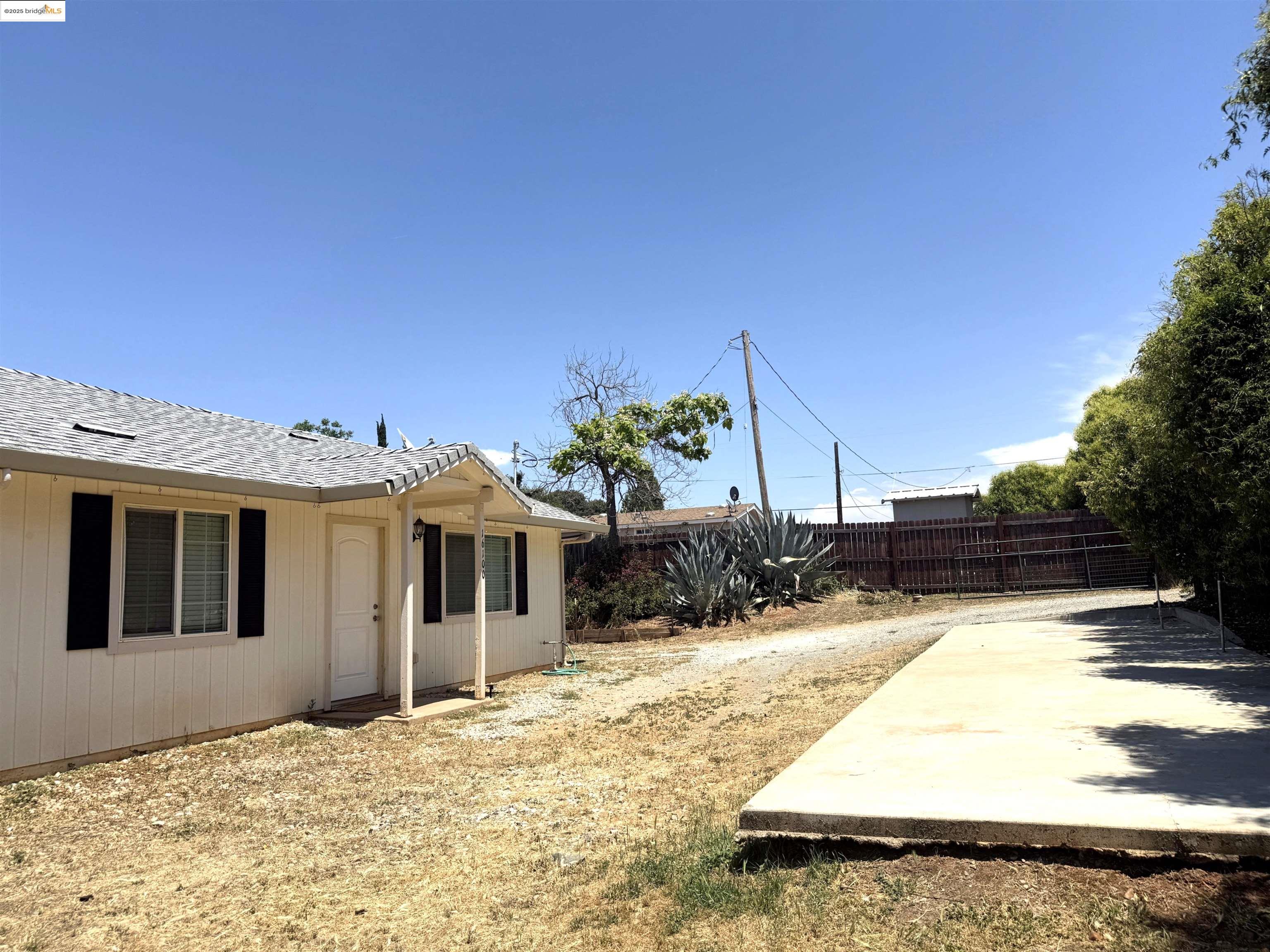 Detail Gallery Image 3 of 31 For 16100 Jacksonville Rd., Jamestown,  CA 95327 - 2 Beds | 1 Baths