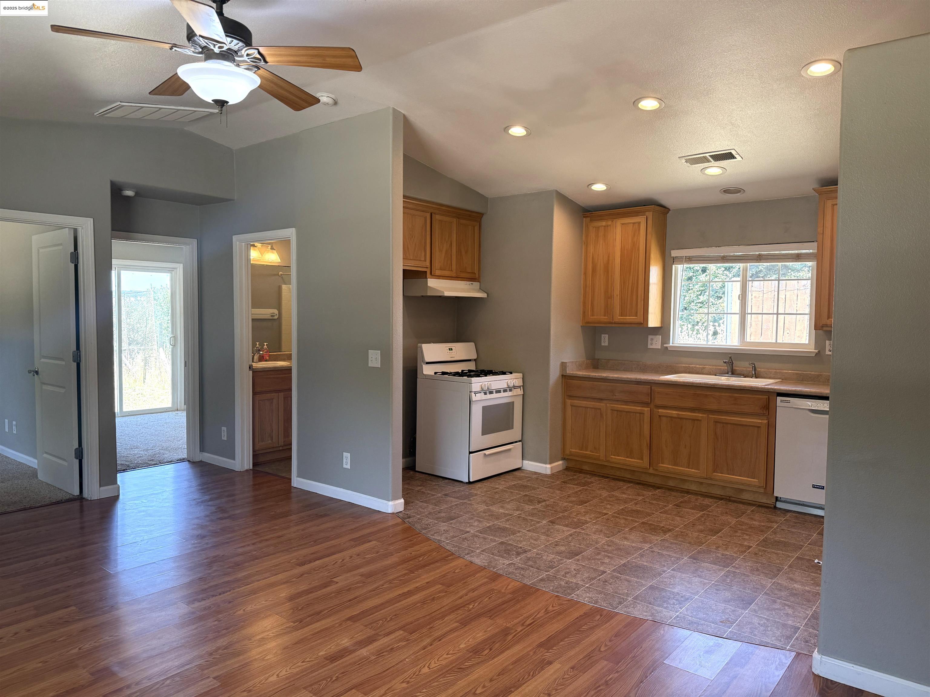 Detail Gallery Image 10 of 31 For 16100 Jacksonville Rd., Jamestown,  CA 95327 - 2 Beds | 1 Baths