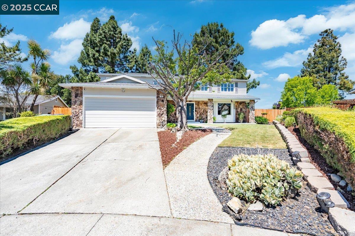 Detail Gallery Image 2 of 59 For 739 Devils Drop Ct, Richmond,  CA 94803 - 6 Beds | 2/1 Baths