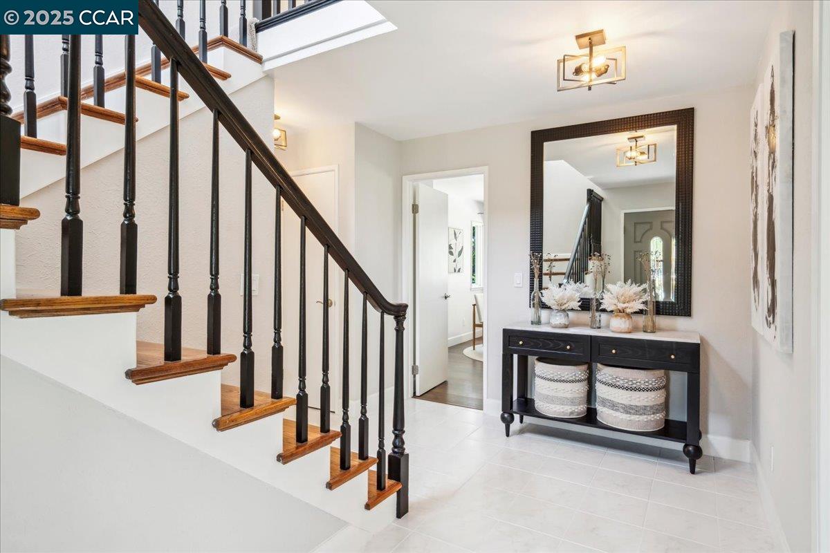 Detail Gallery Image 6 of 59 For 739 Devils Drop Ct, Richmond,  CA 94803 - 6 Beds | 2/1 Baths