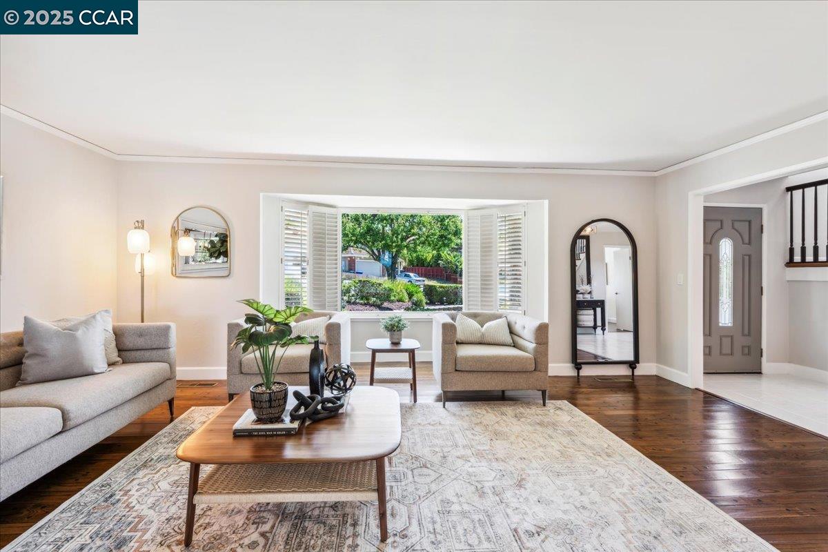 Detail Gallery Image 9 of 59 For 739 Devils Drop Ct, Richmond,  CA 94803 - 6 Beds | 2/1 Baths